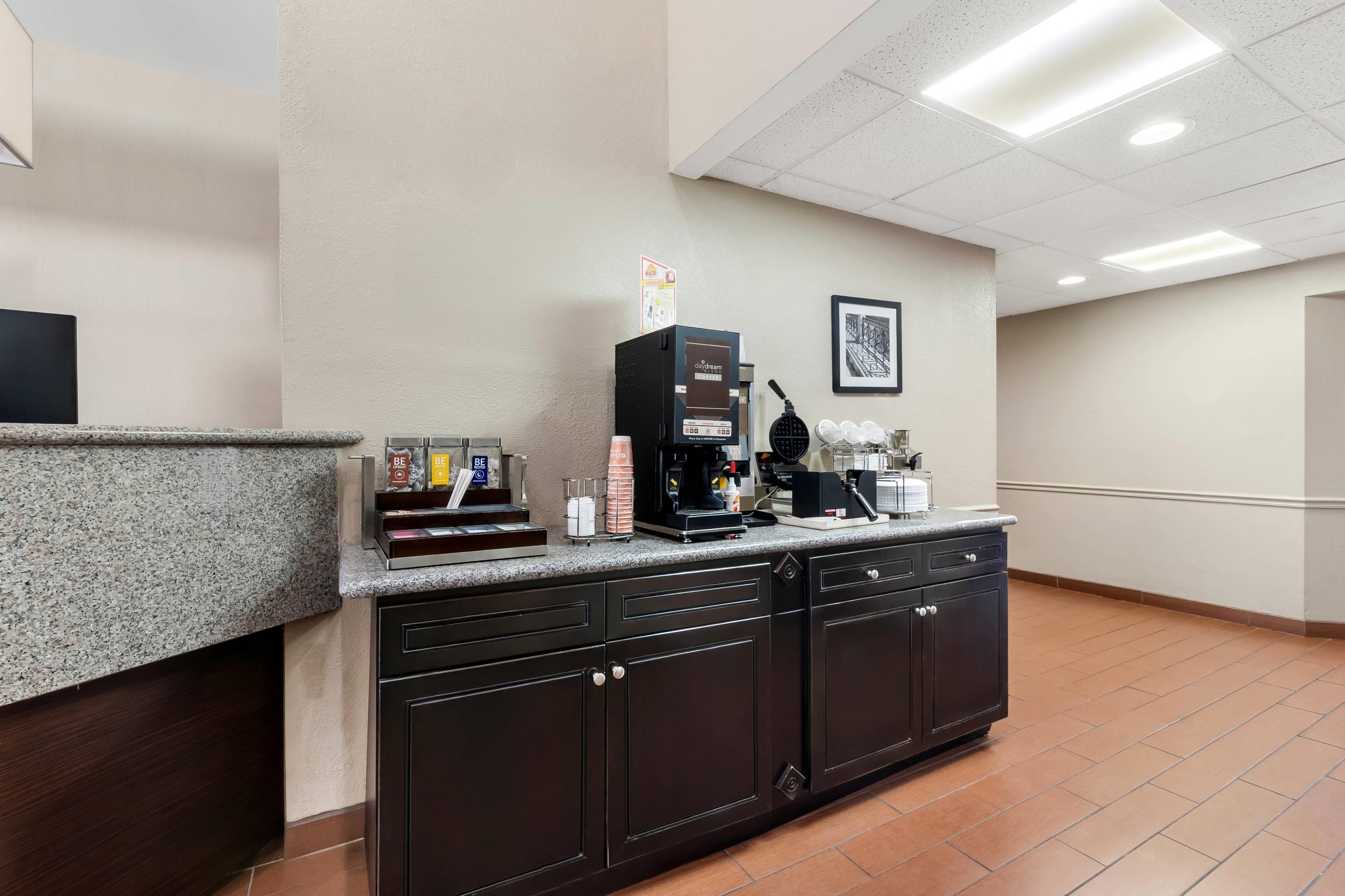 Enjoy coffee in the lobby | Sleep Inn Chattanooga
