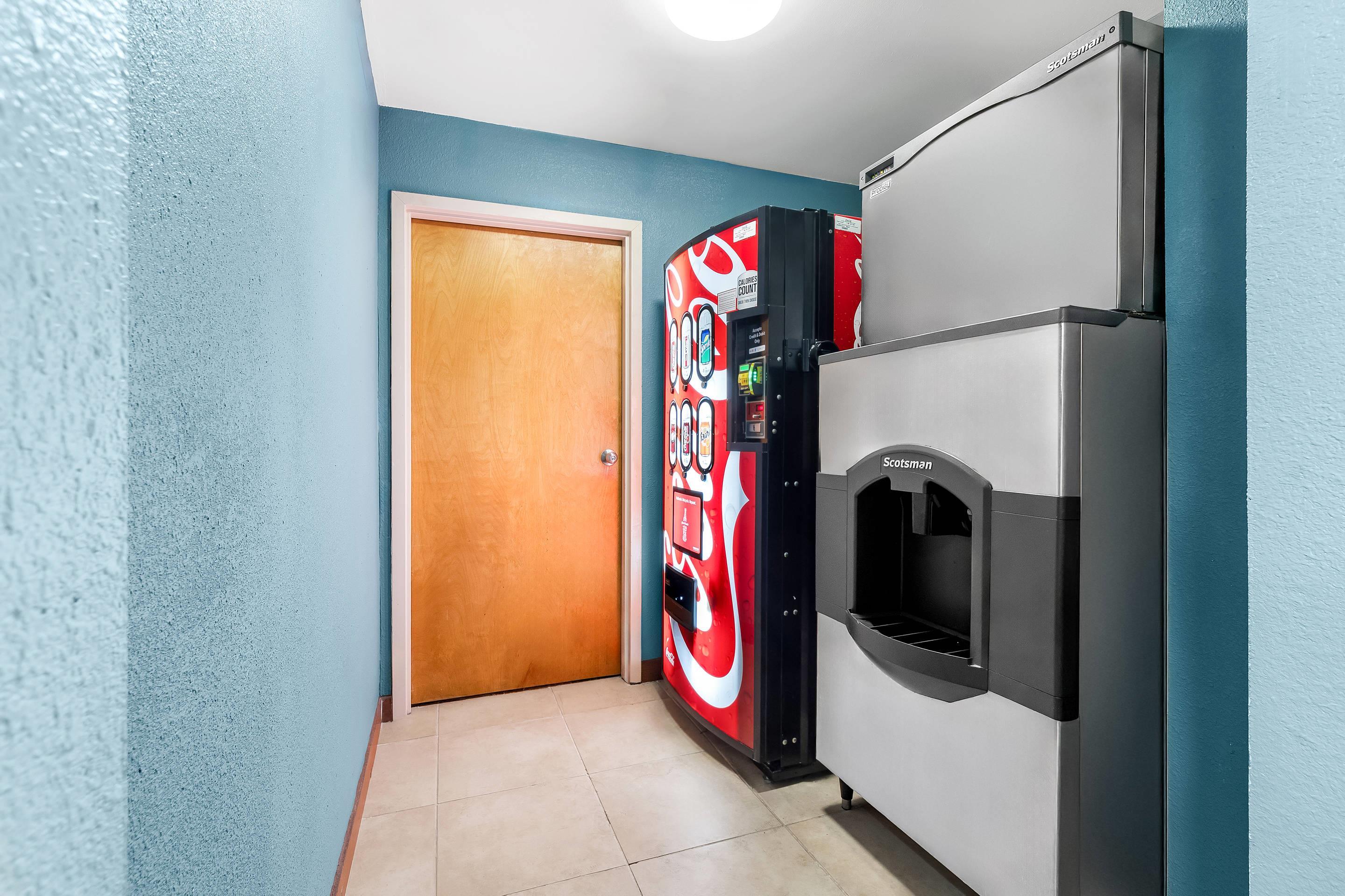 Hotel vending area | Sleep Inn Chattanooga