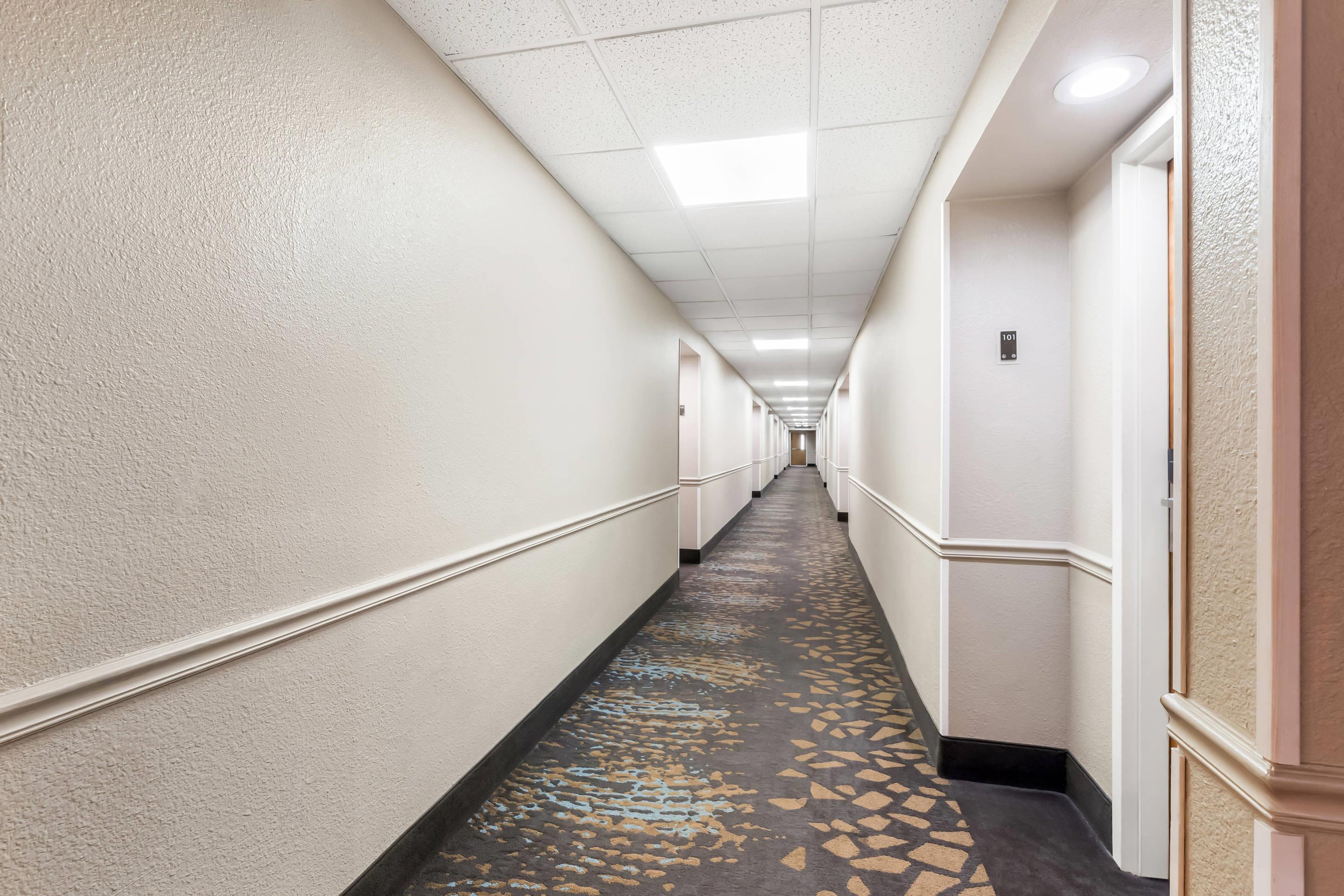 Interior corridors | Sleep Inn Chattanooga