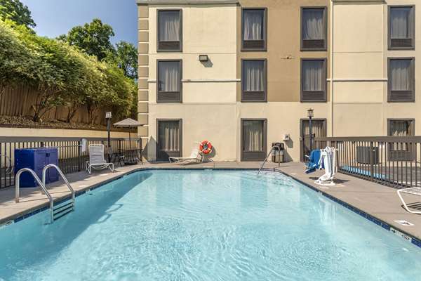 Pool - Comfort Inn South Kingsport - I-81, Exit 59