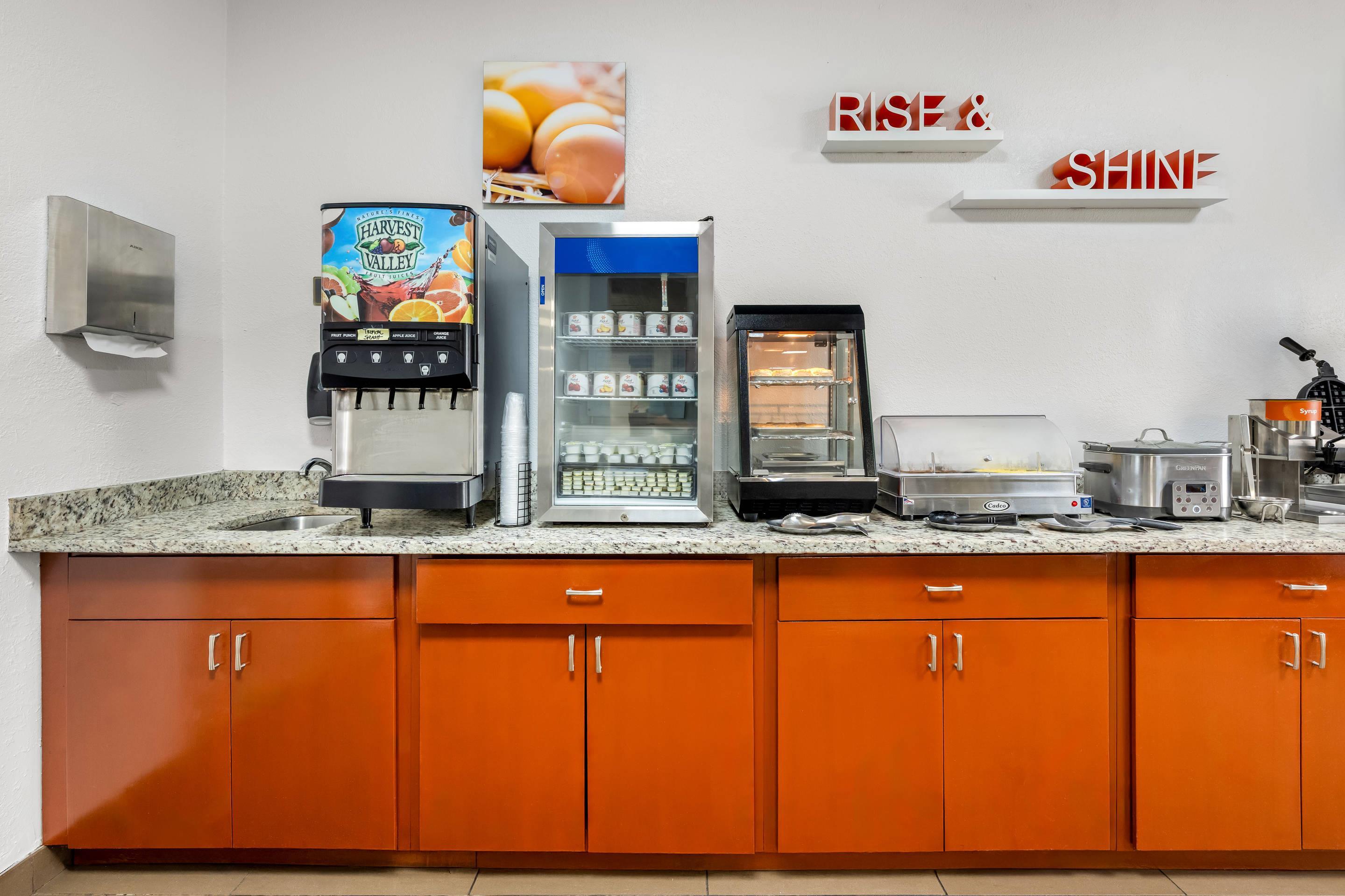 Breakfast area | Comfort Inn South Kingsport