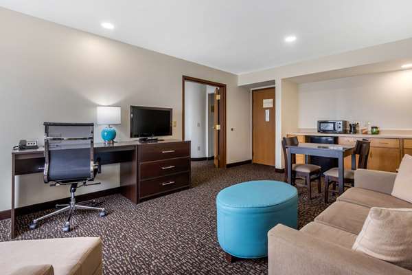 Suite - Sleep Inn & Suites Johnson City - I-26, Exit 19