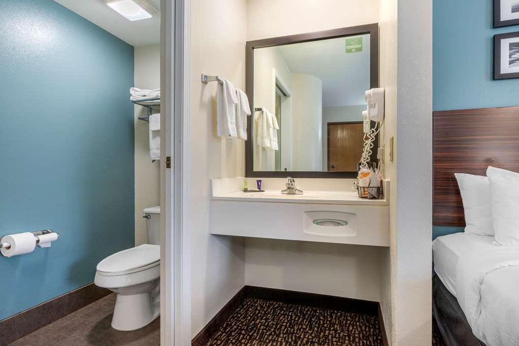 SLEEP INN AND SUITES-guestroom-Guest Room,Bathroom,On-Site.jpg