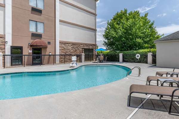 Pool - Comfort Suites Johnson City - I-26, Exit 19