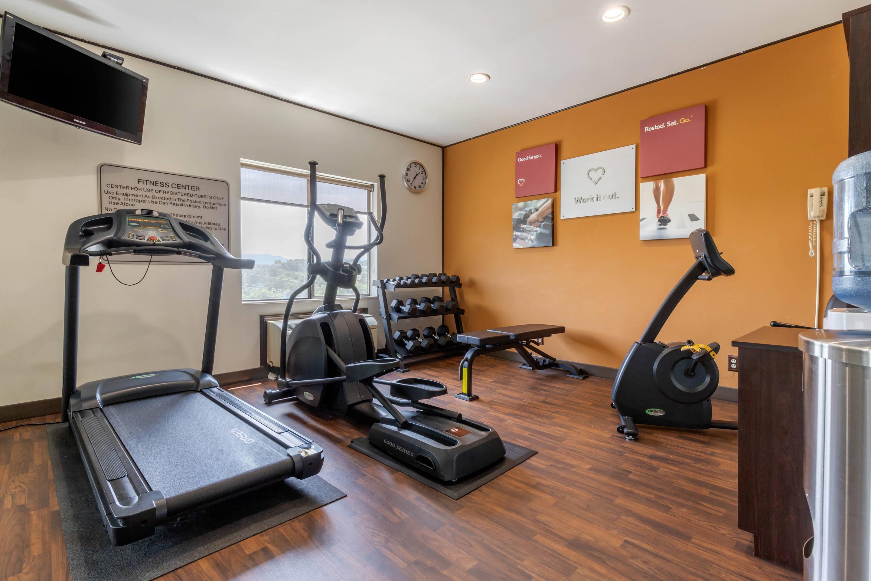 Fitness center | Comfort Suites Johnson City near University