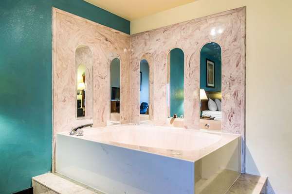  - Quality Inn & Suites Memphis - I-40, Exit 12