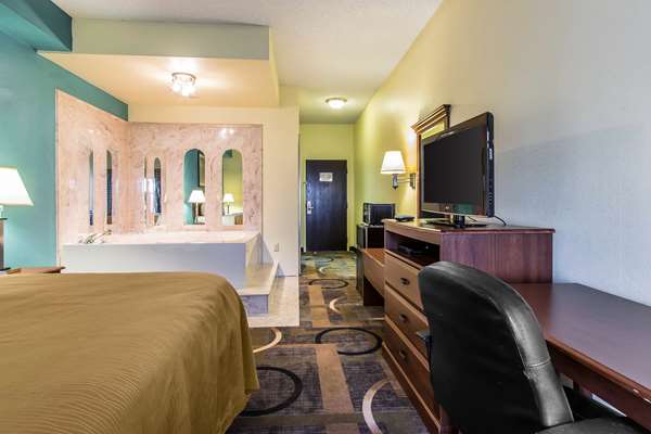  - Quality Inn & Suites Memphis - I-40, Exit 12