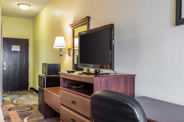  - Quality Inn & Suites Memphis - I-40, Exit 12