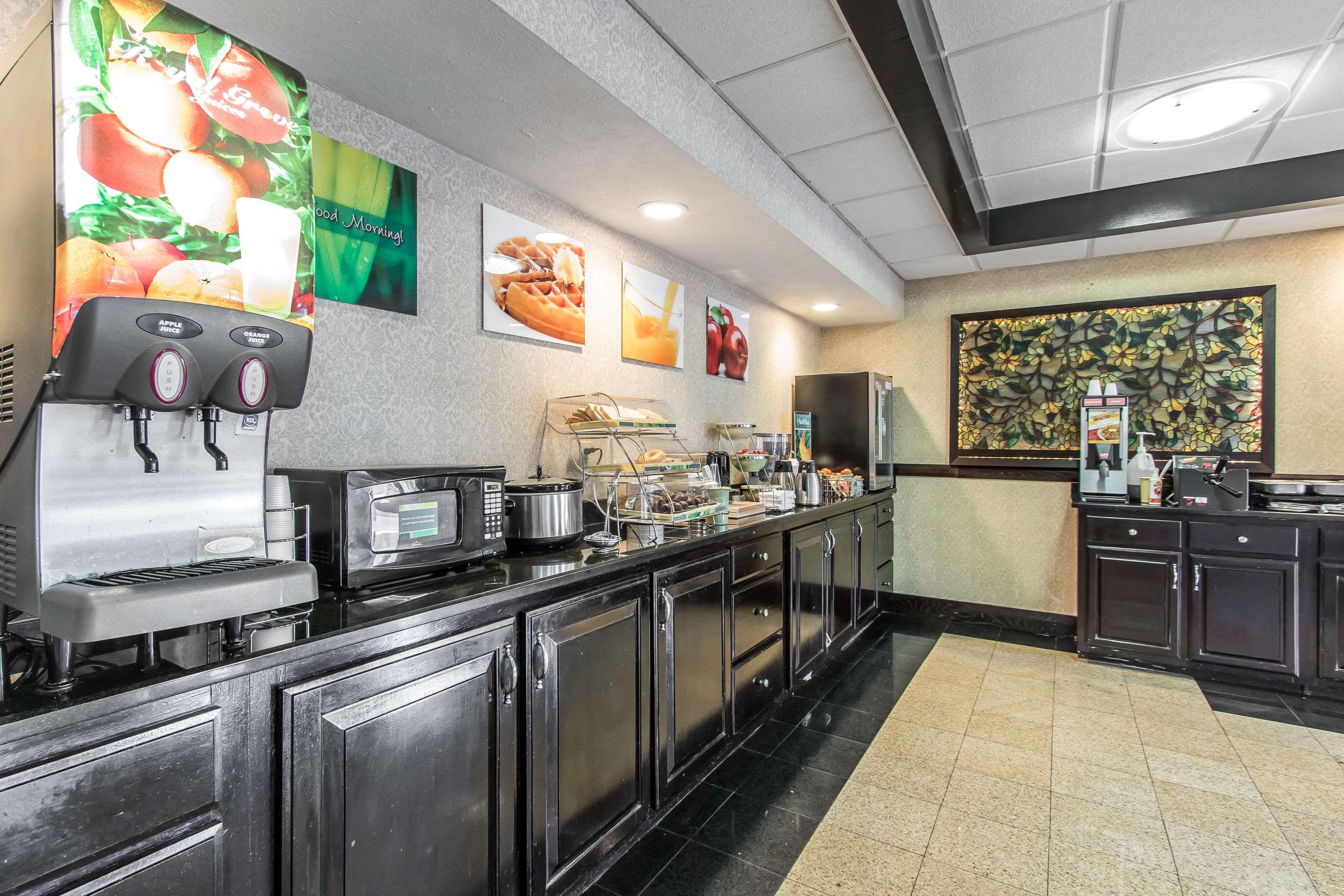 Free hot breakfast