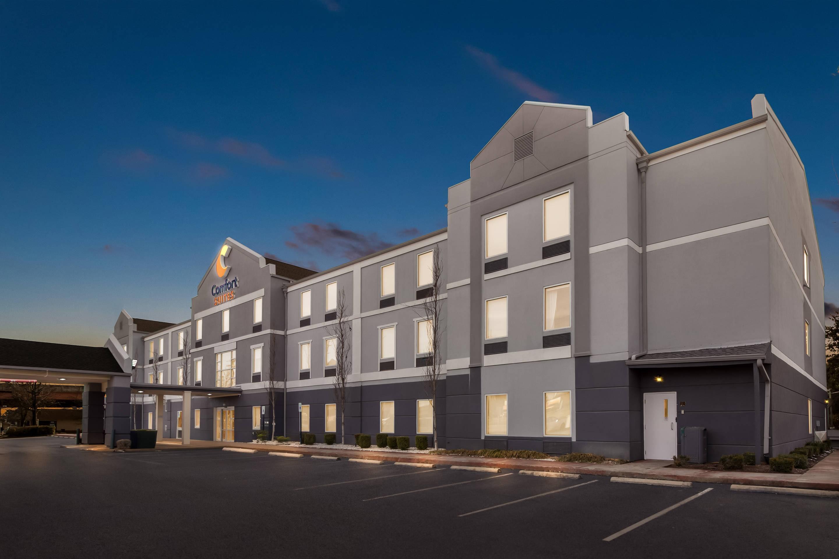 Twilight | Comfort Suites Goodlettsville Rivergate