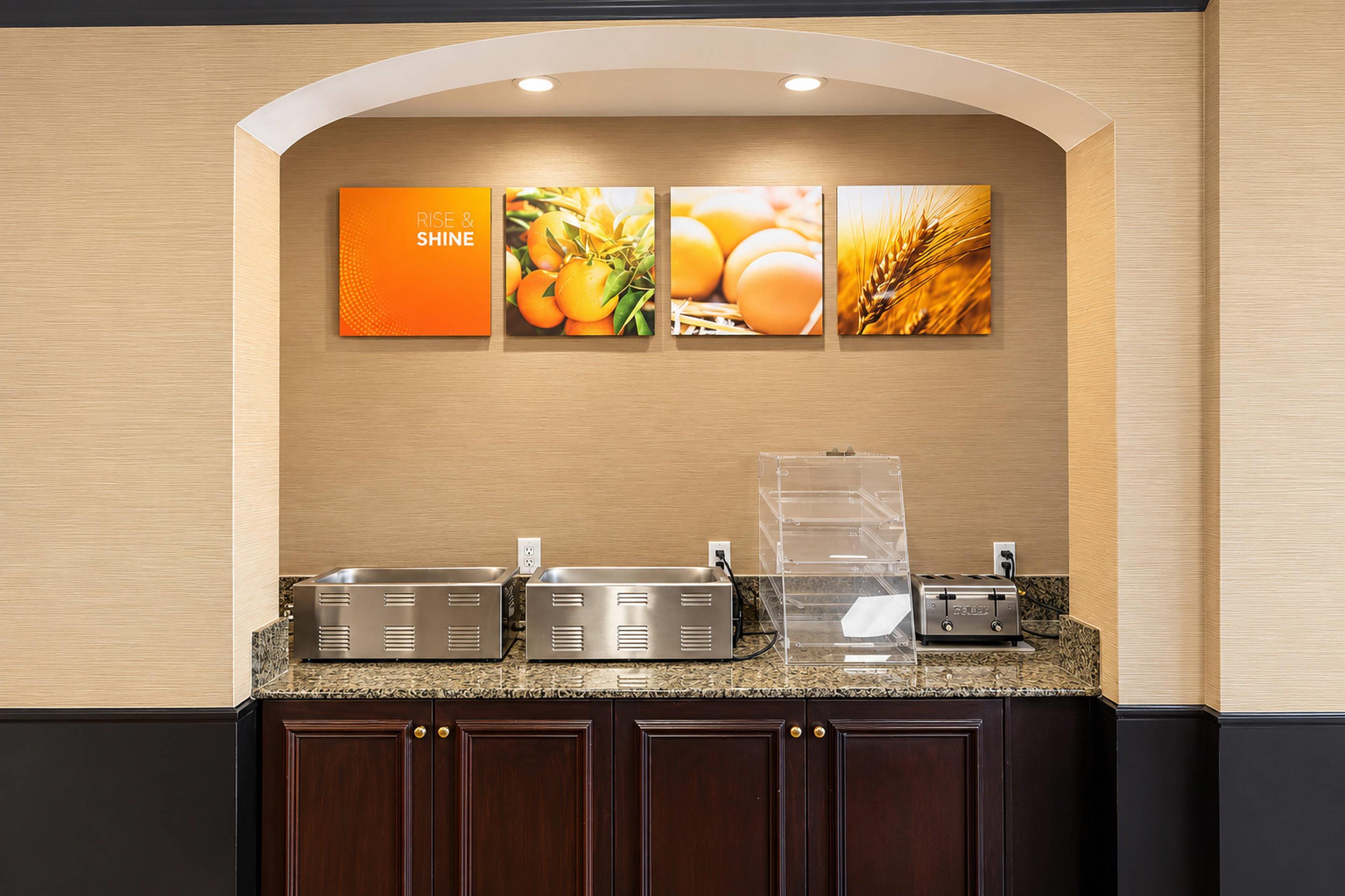 Breakfast area | Comfort Suites Goodlettsville Rivergate
