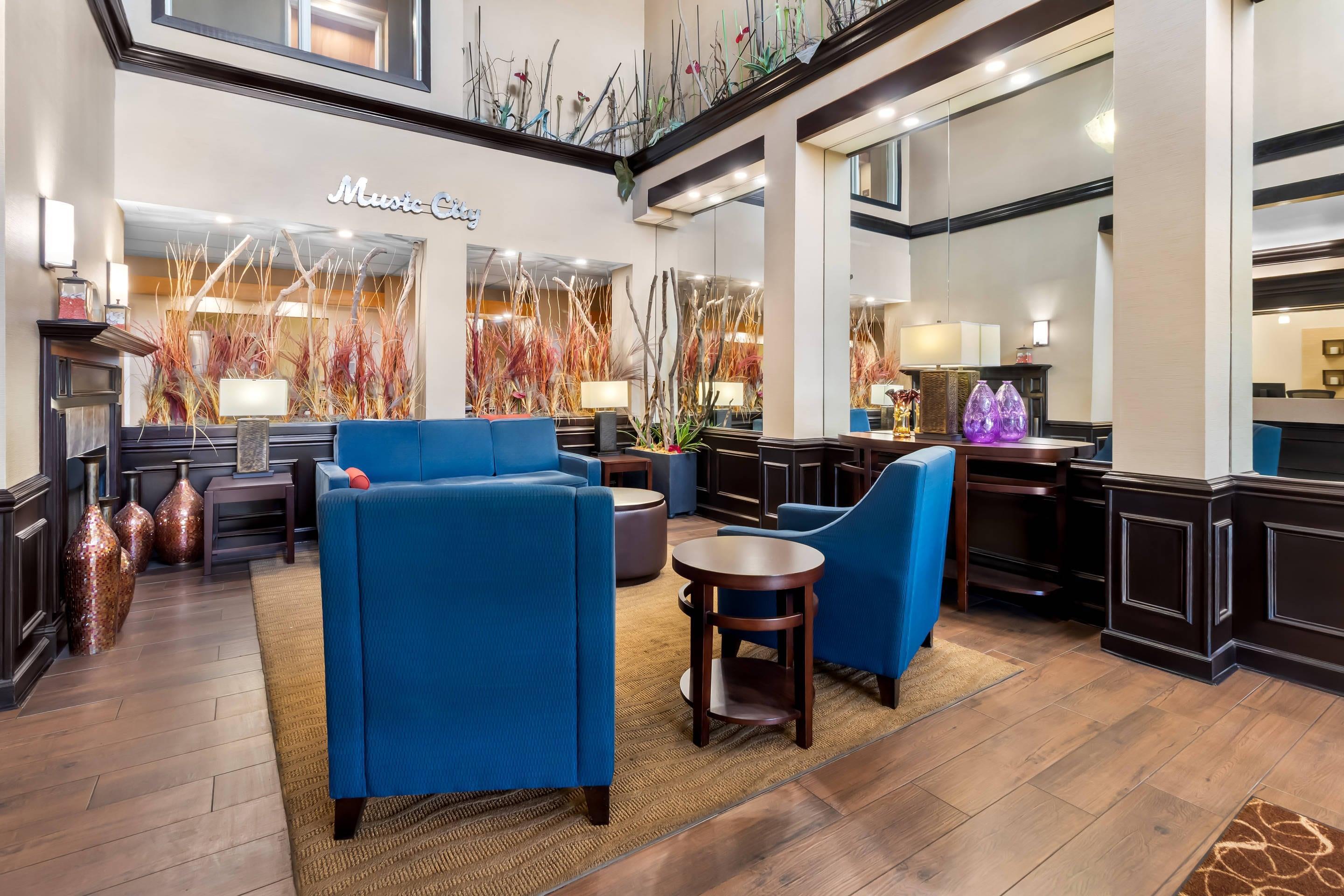 Hotel lobby | Comfort Suites At Rivergate Mall