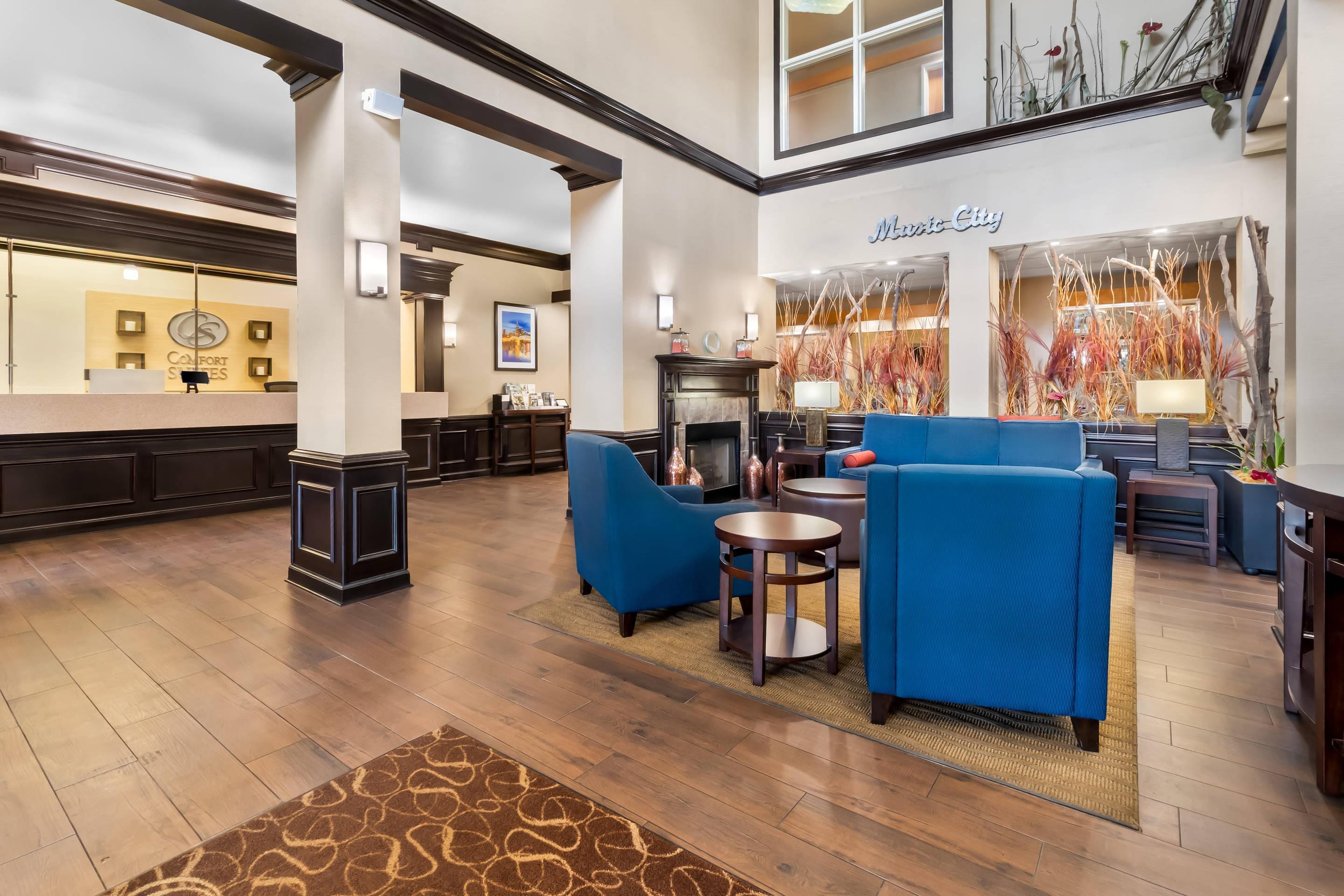 Hotel lobby | Comfort Suites At Rivergate Mall