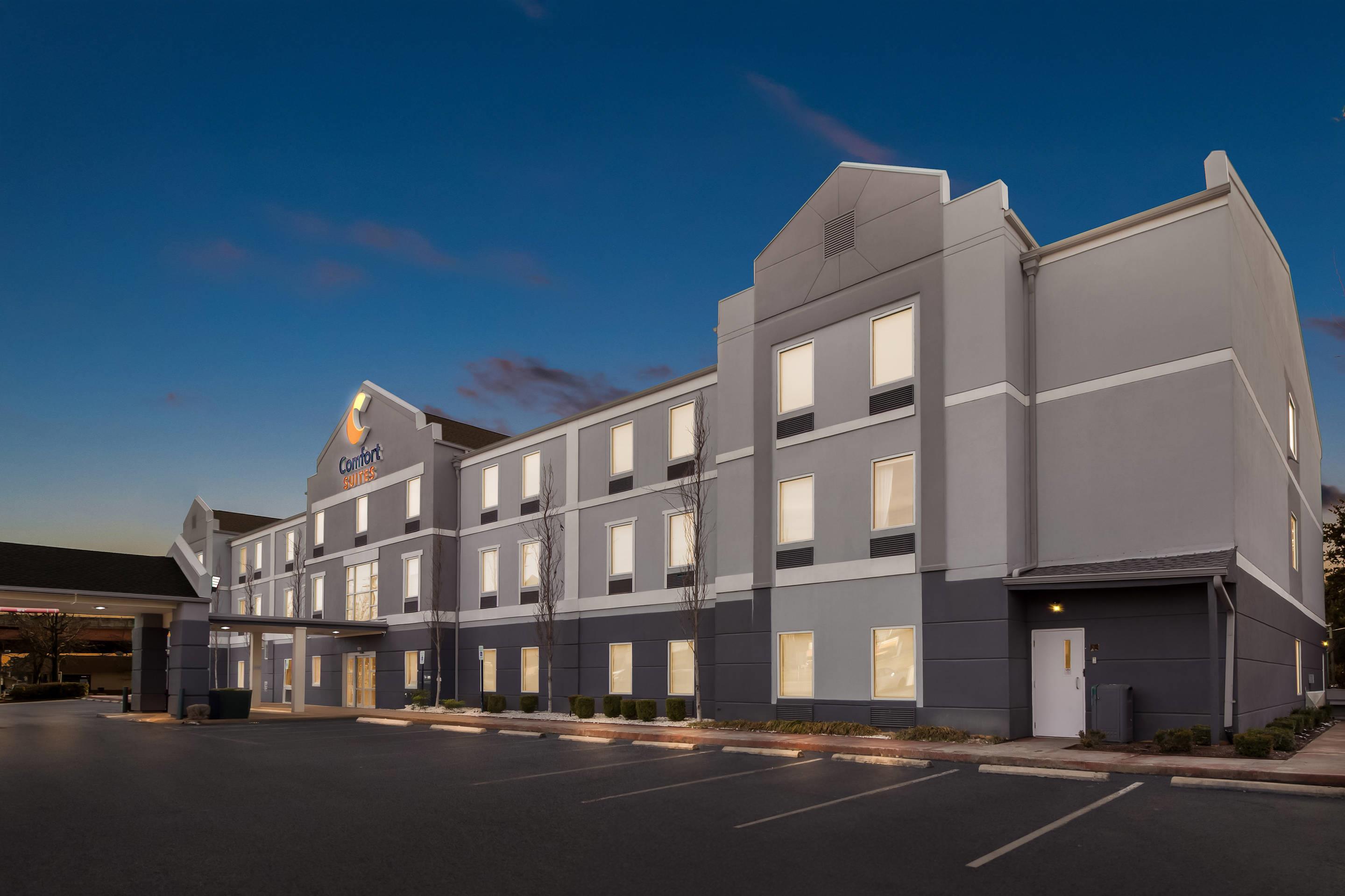 Twilight | Comfort Suites At Rivergate Mall