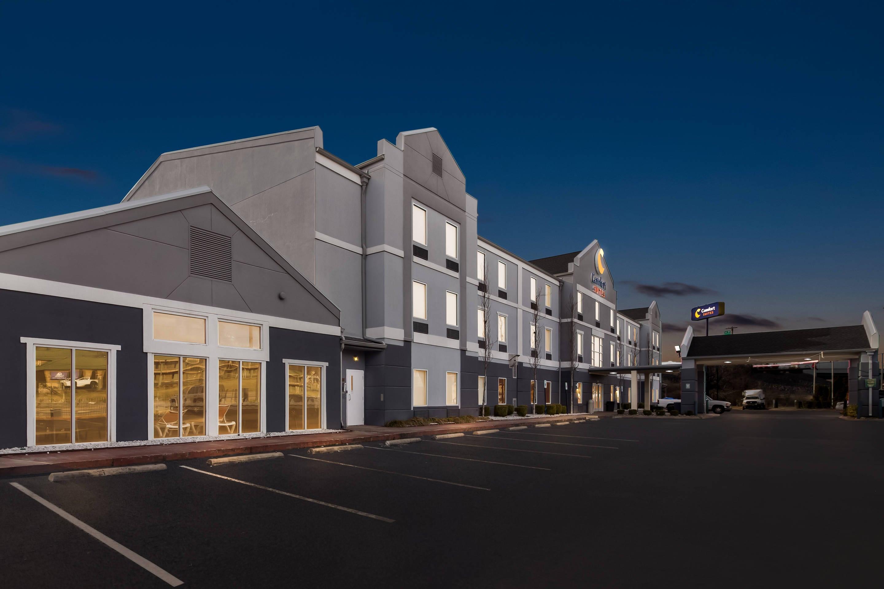 Twilight | Comfort Suites At Rivergate Mall