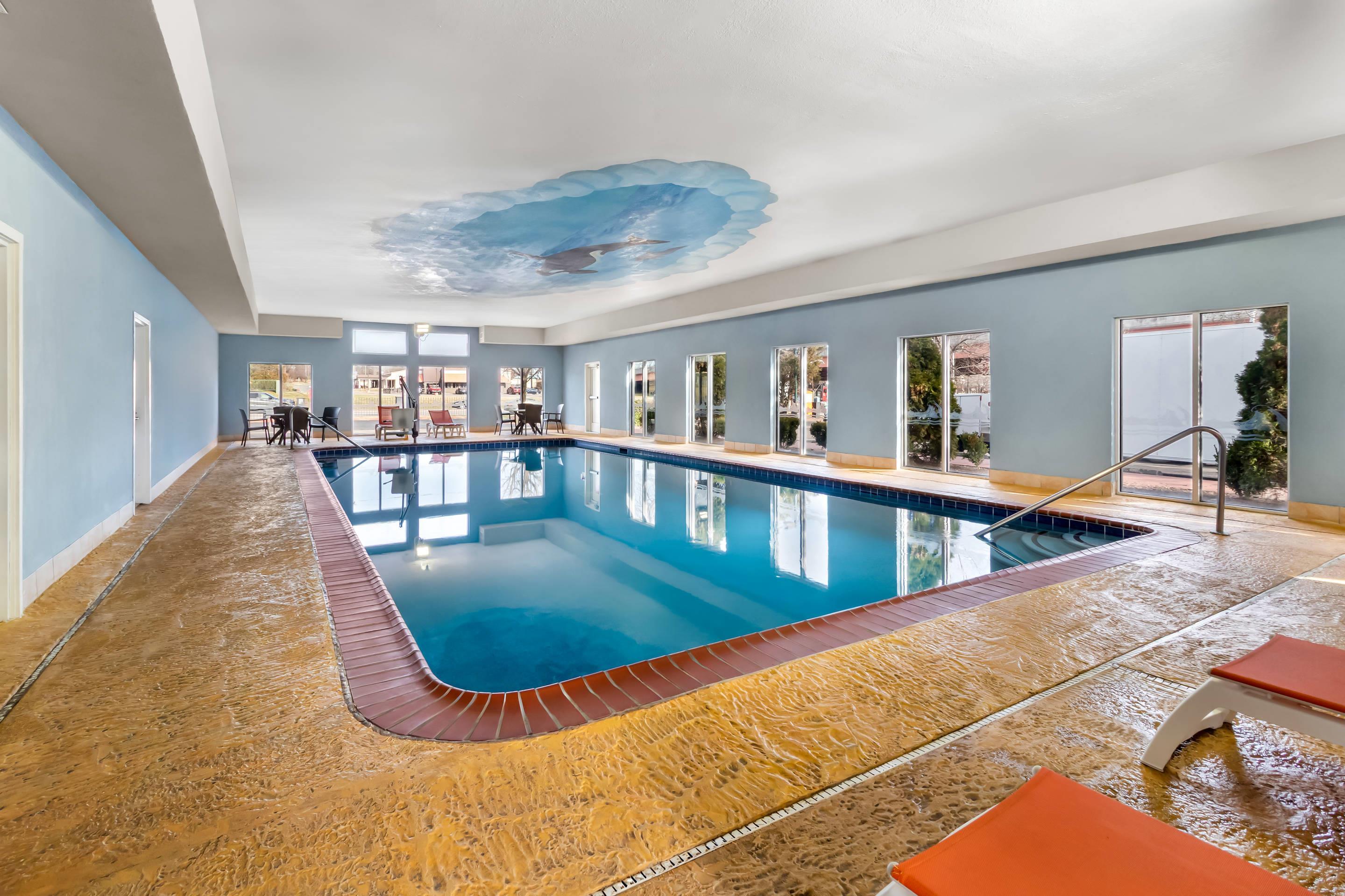 Indoor pool | Comfort Suites At Rivergate Mall