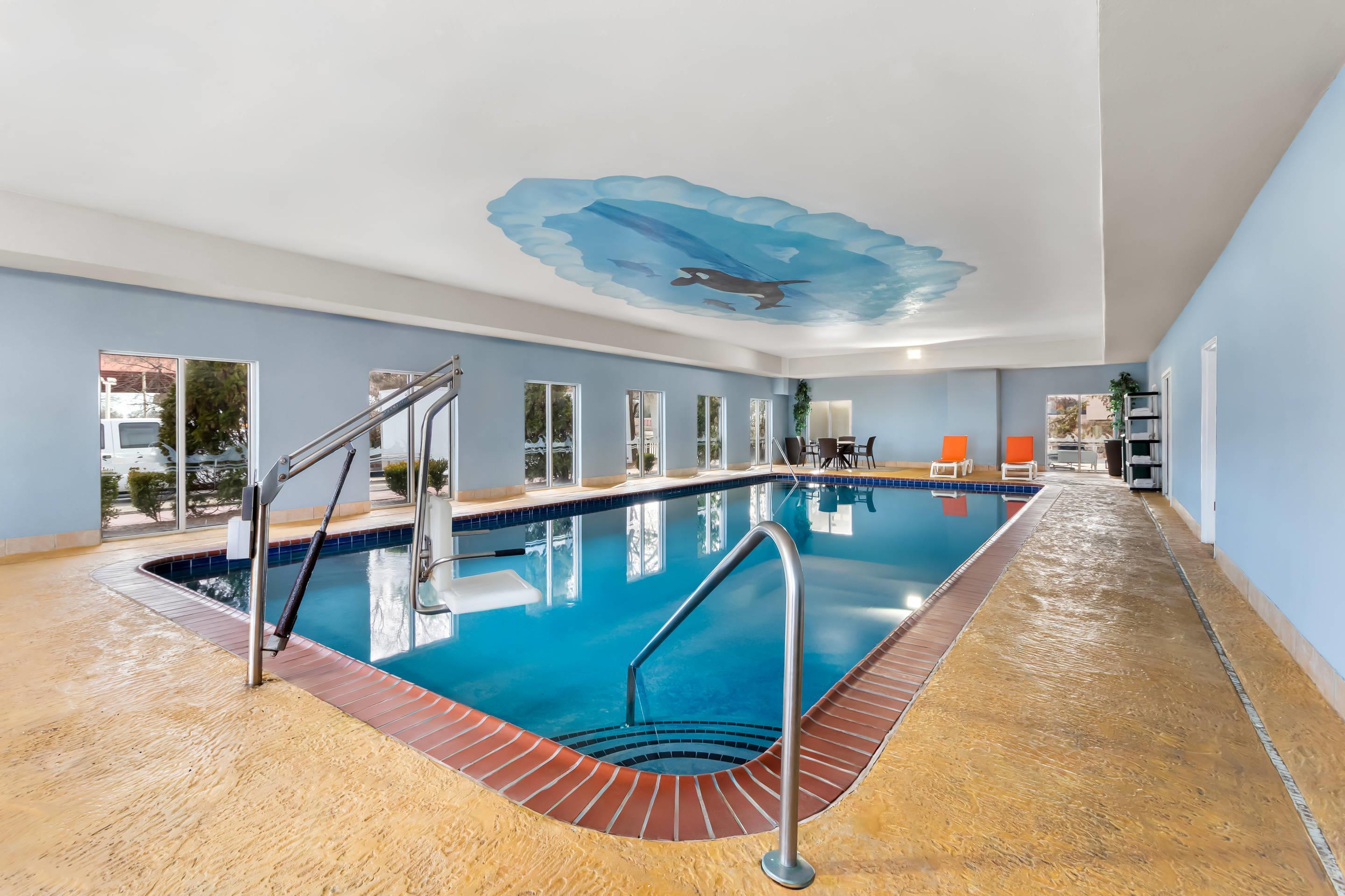 Indoor pool | Comfort Suites At Rivergate Mall