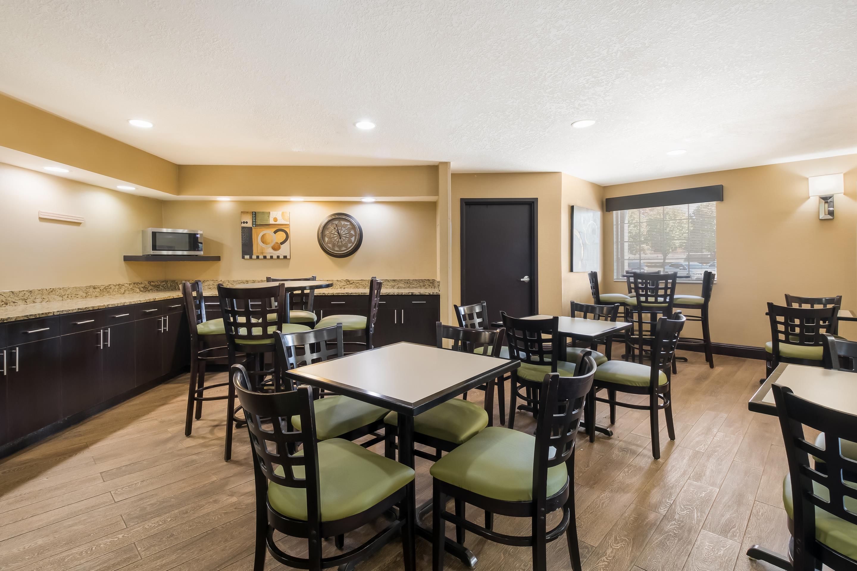 Spacious breakfast area | MainStay Suites Chattanooga Hamilton Place