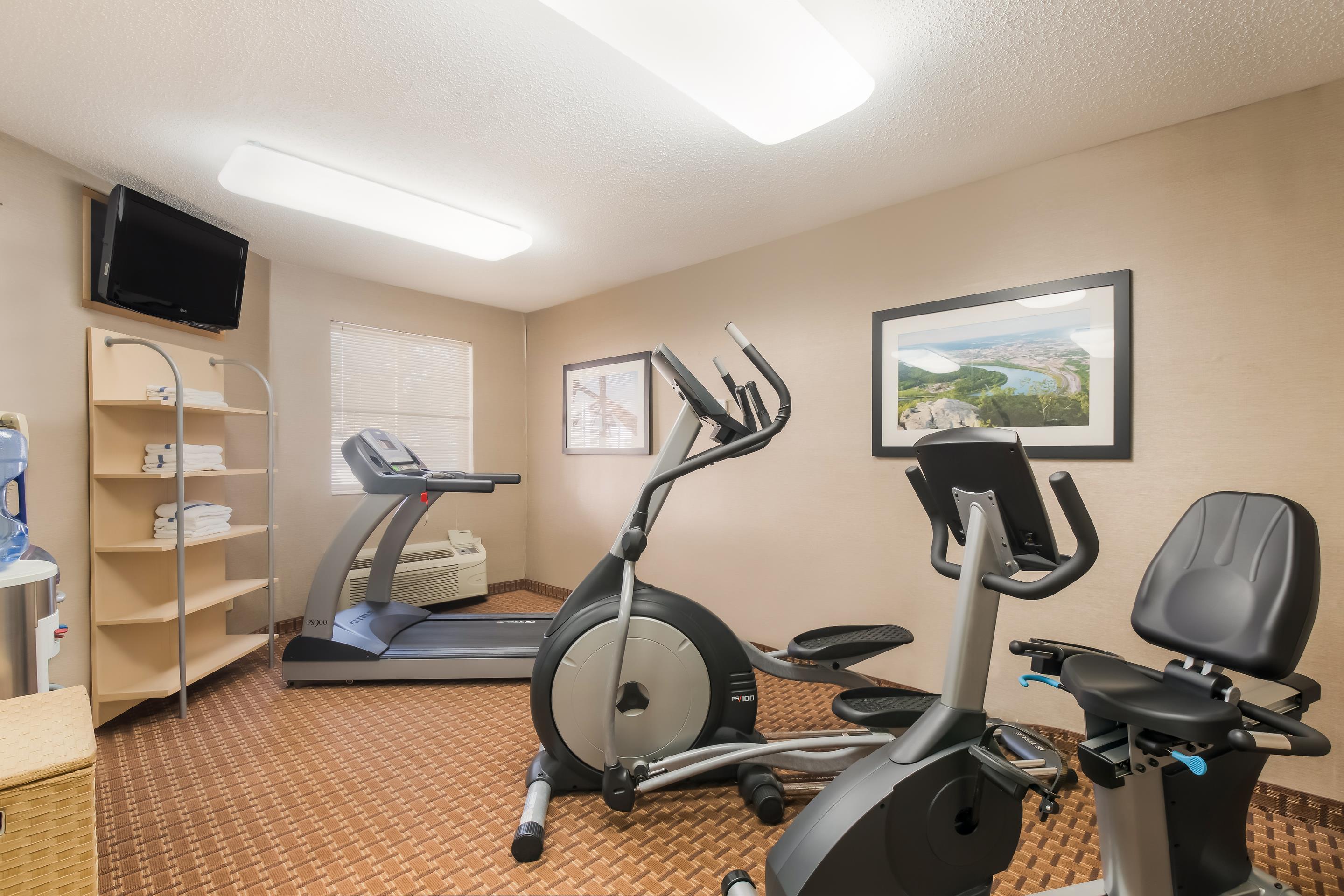 Exercise room | MainStay Suites Chattanooga Hamilton Place