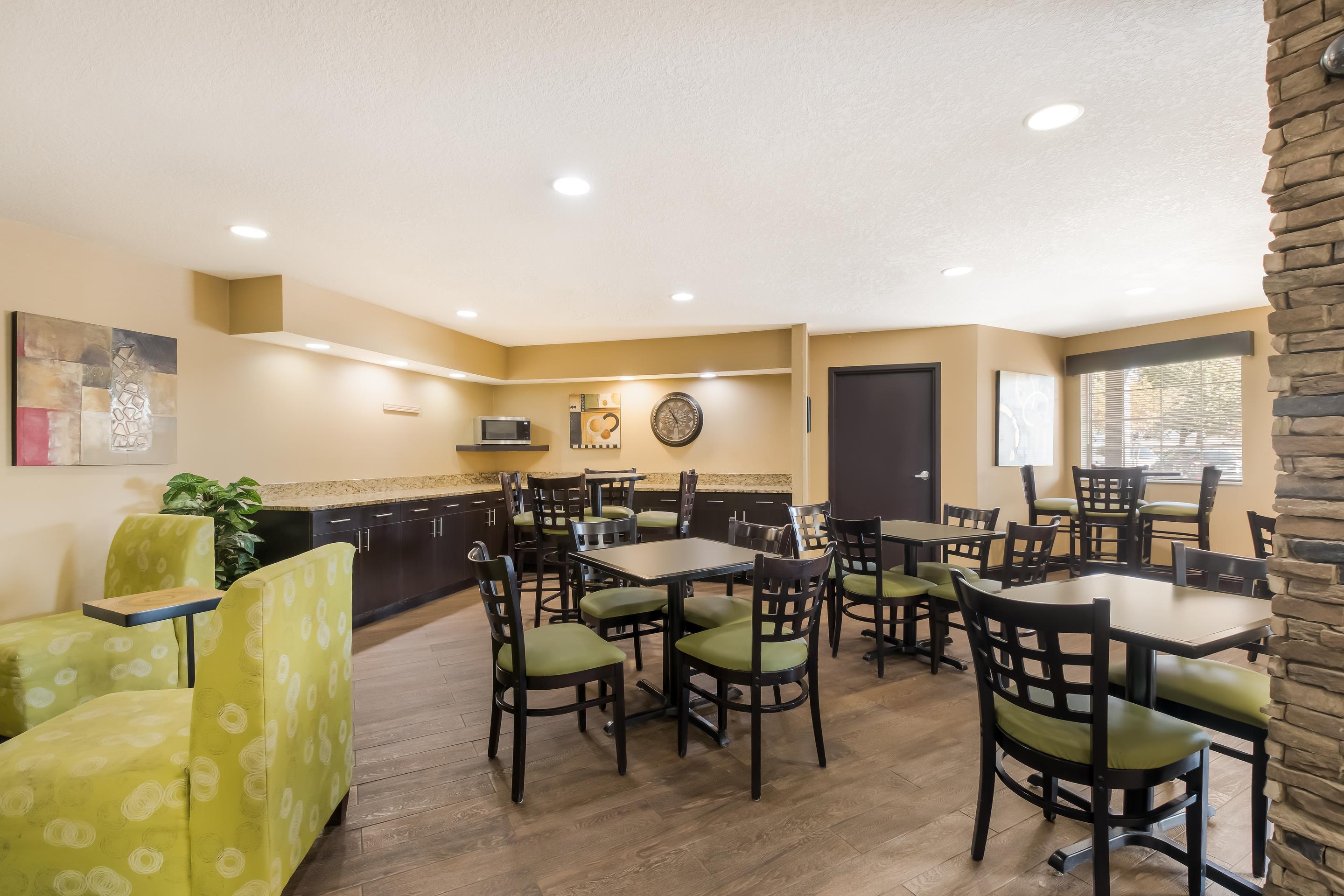 Breakfast area | MainStay Suites Chattanooga Hamilton Place