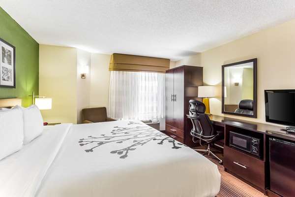 - Sleep Inn & Suites Kingsport - I-81, Exit 63