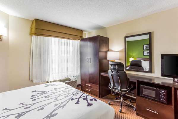  - Sleep Inn & Suites Kingsport - I-81, Exit 63