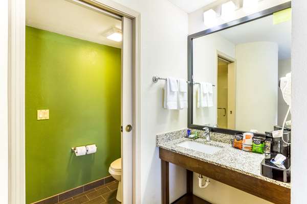  - Sleep Inn & Suites Kingsport - I-81, Exit 63