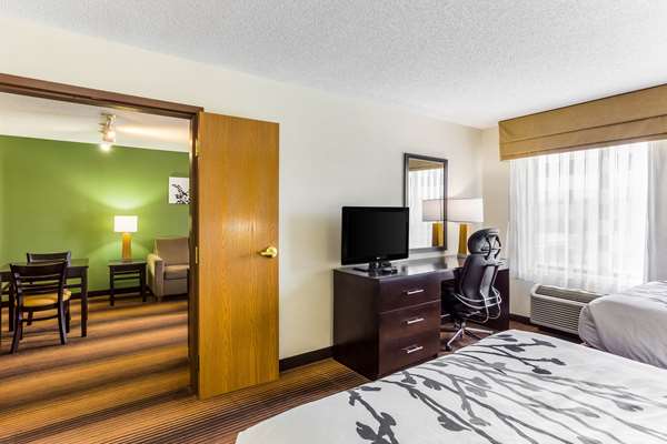  - Sleep Inn & Suites Kingsport - I-81, Exit 63