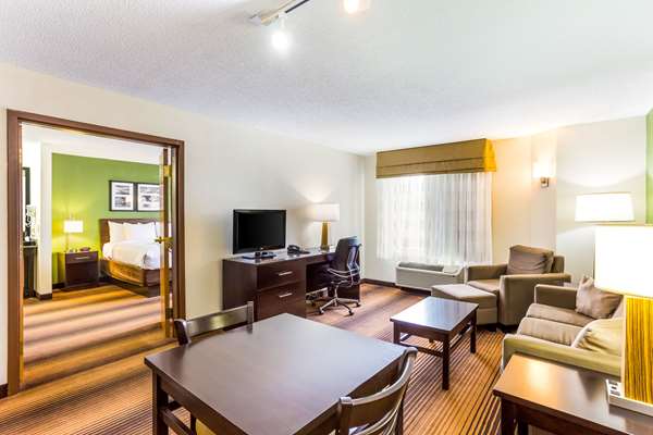  - Sleep Inn & Suites Kingsport - I-81, Exit 63