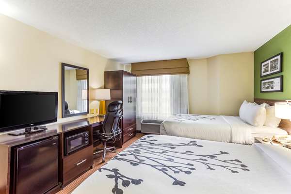  - Sleep Inn & Suites Kingsport - I-81, Exit 63