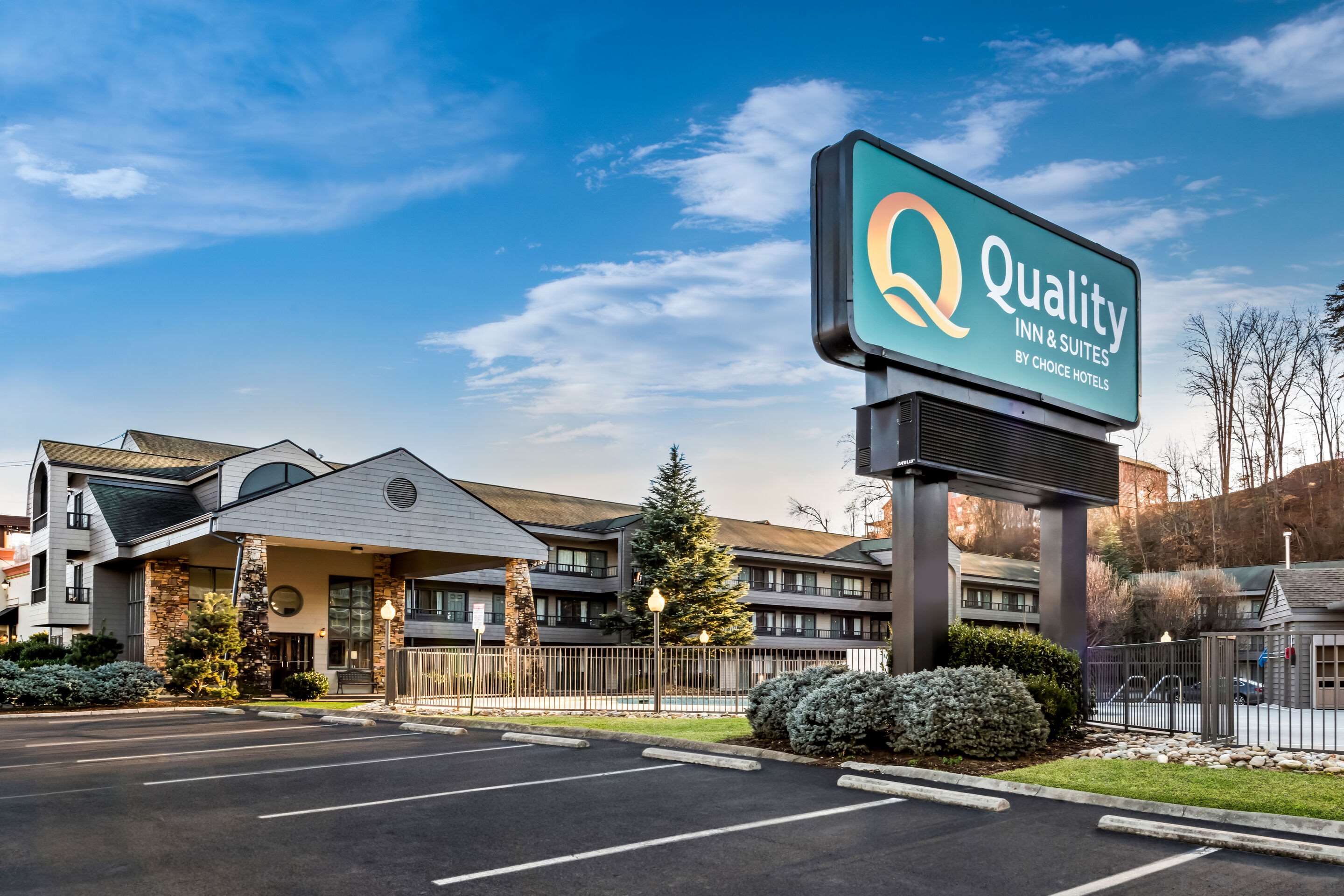 Hotel exterior | Quality Inn And Suites Dollywood