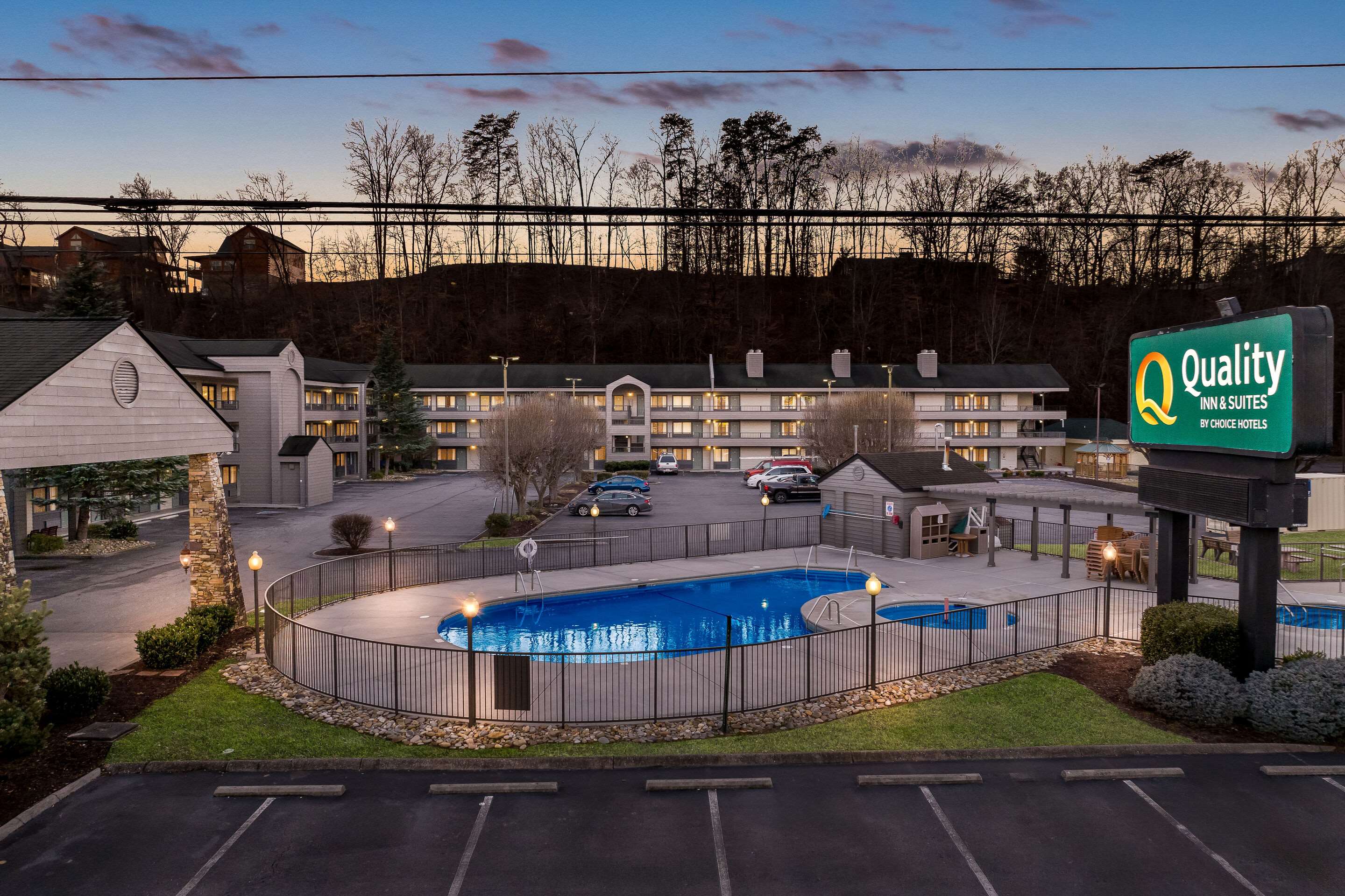 Twilight | Quality Inn And Suites Dollywood