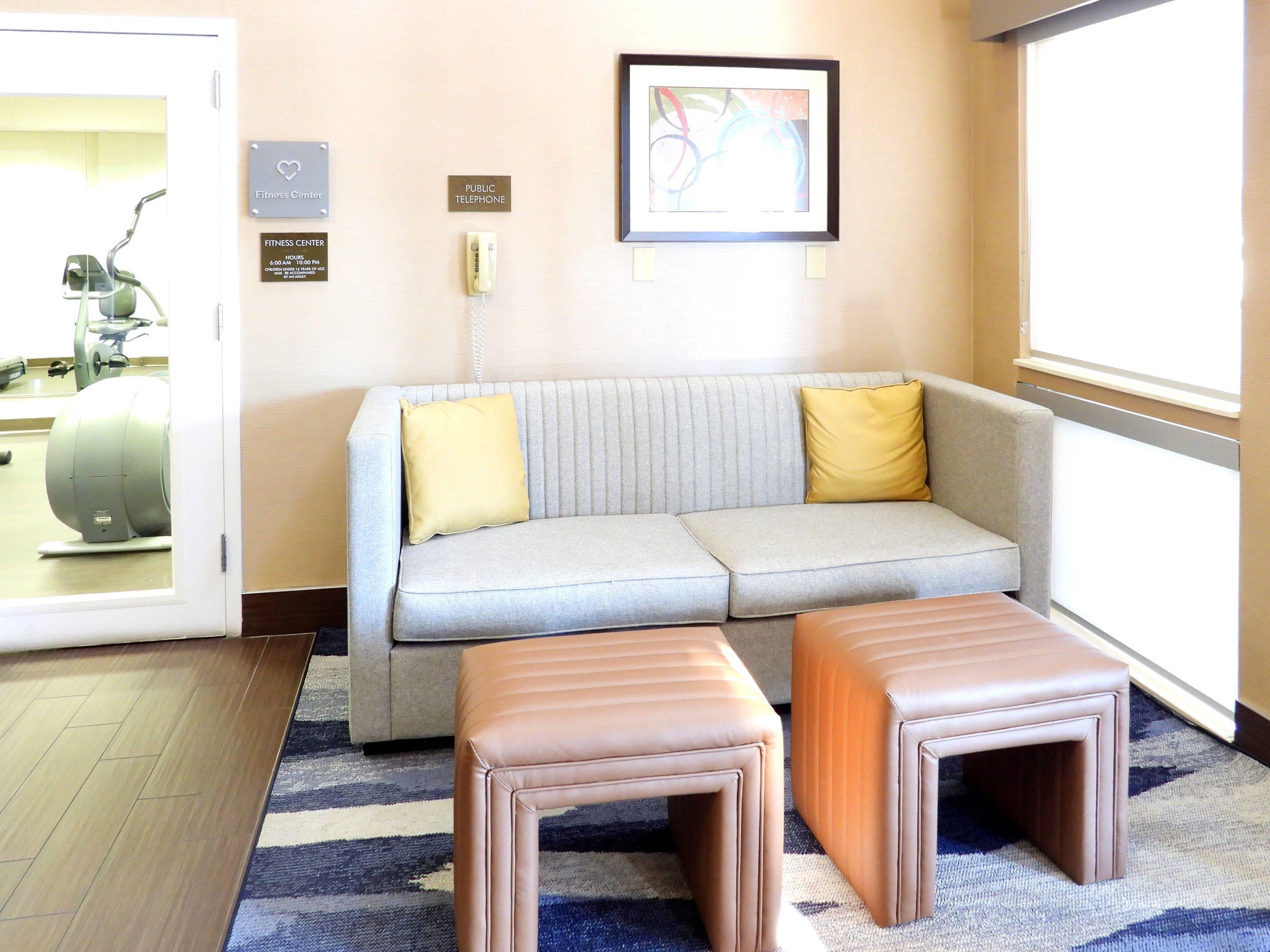 Lobby with sitting area | Comfort Suites