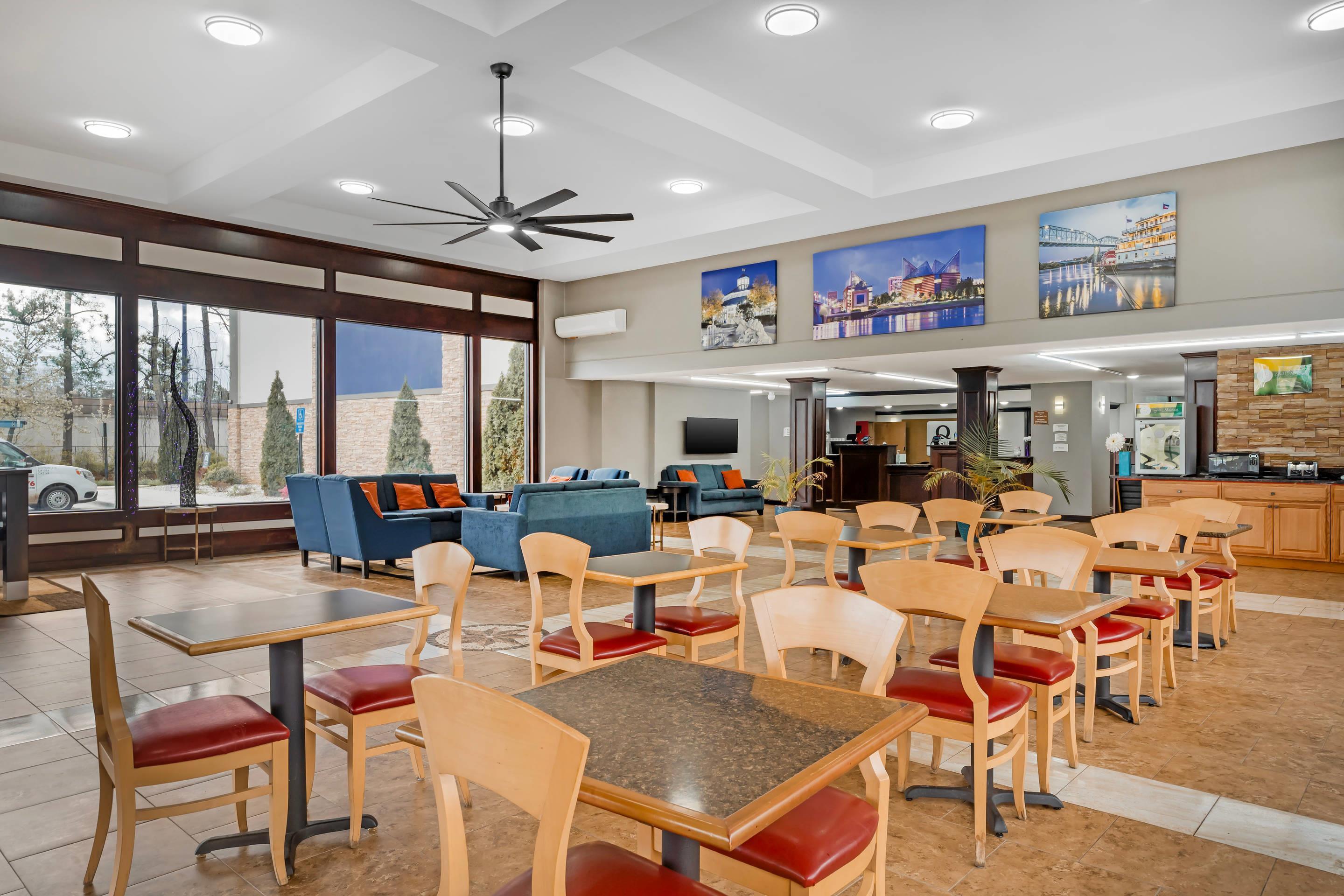 Breakfast area | Quality Inn & Suites Chattanooga