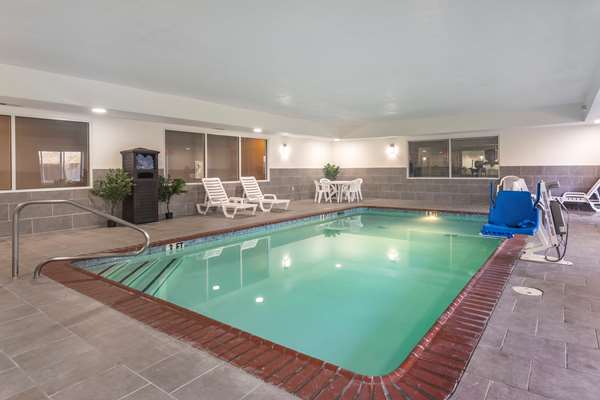Pool - Sleep Inn & Suites Lebanon - I-40, Exit 232