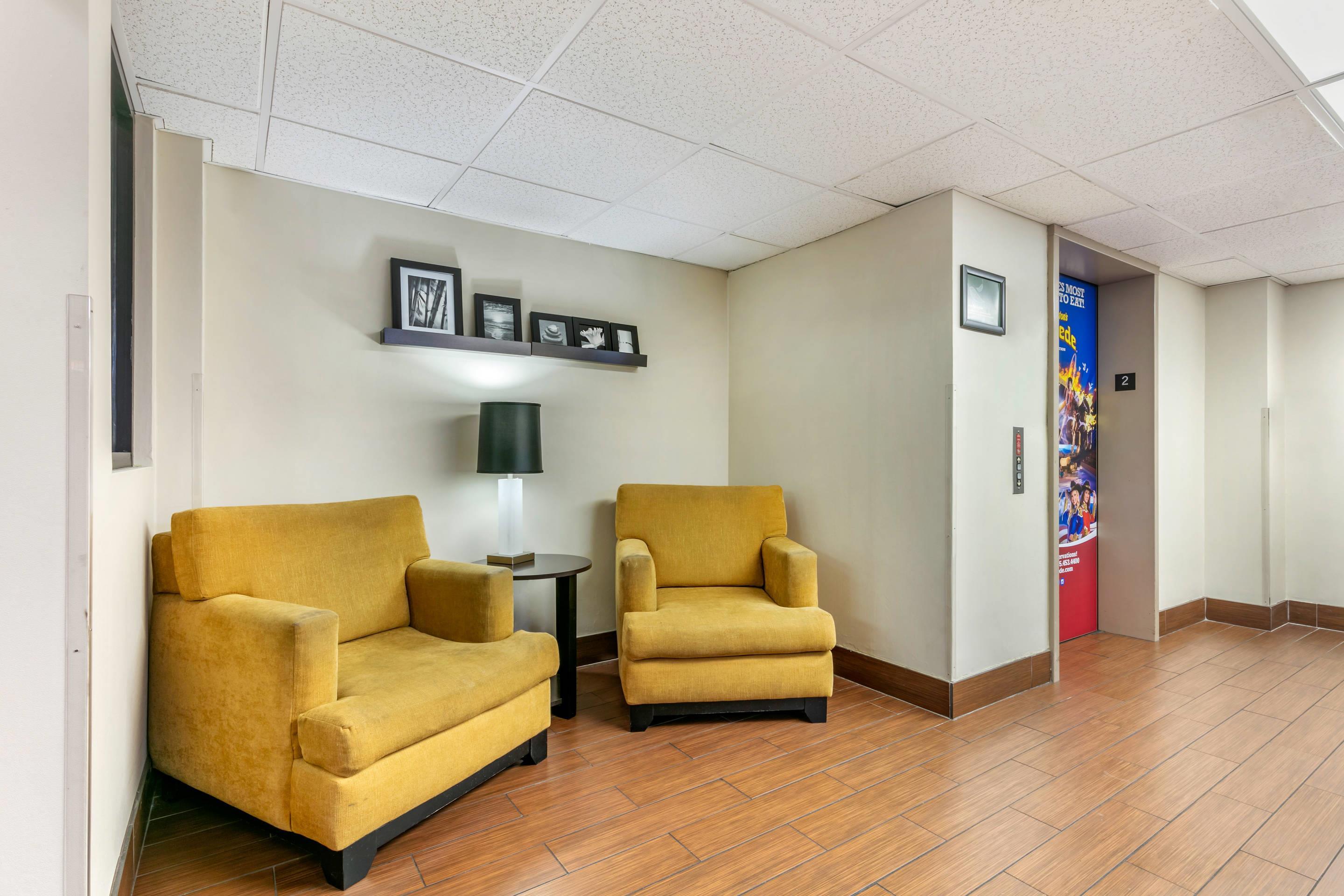 Hotel lobby | Sleep Inn & Suites near Sports World Blvd