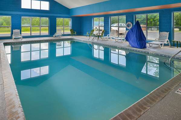 Pool - Comfort Inn Dickson - I-40, Exit 172