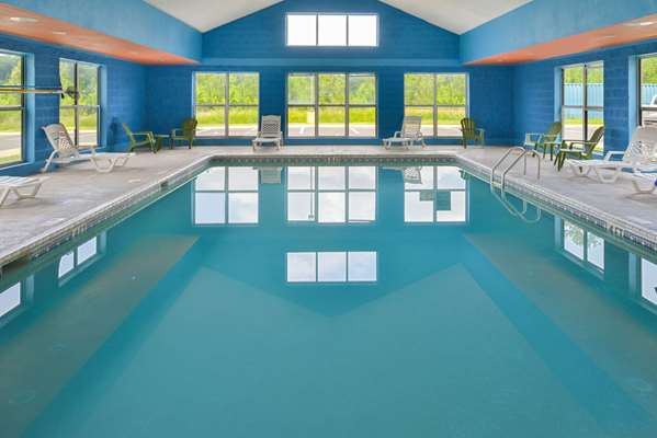 Pool - Comfort Inn Dickson - I-40, Exit 172