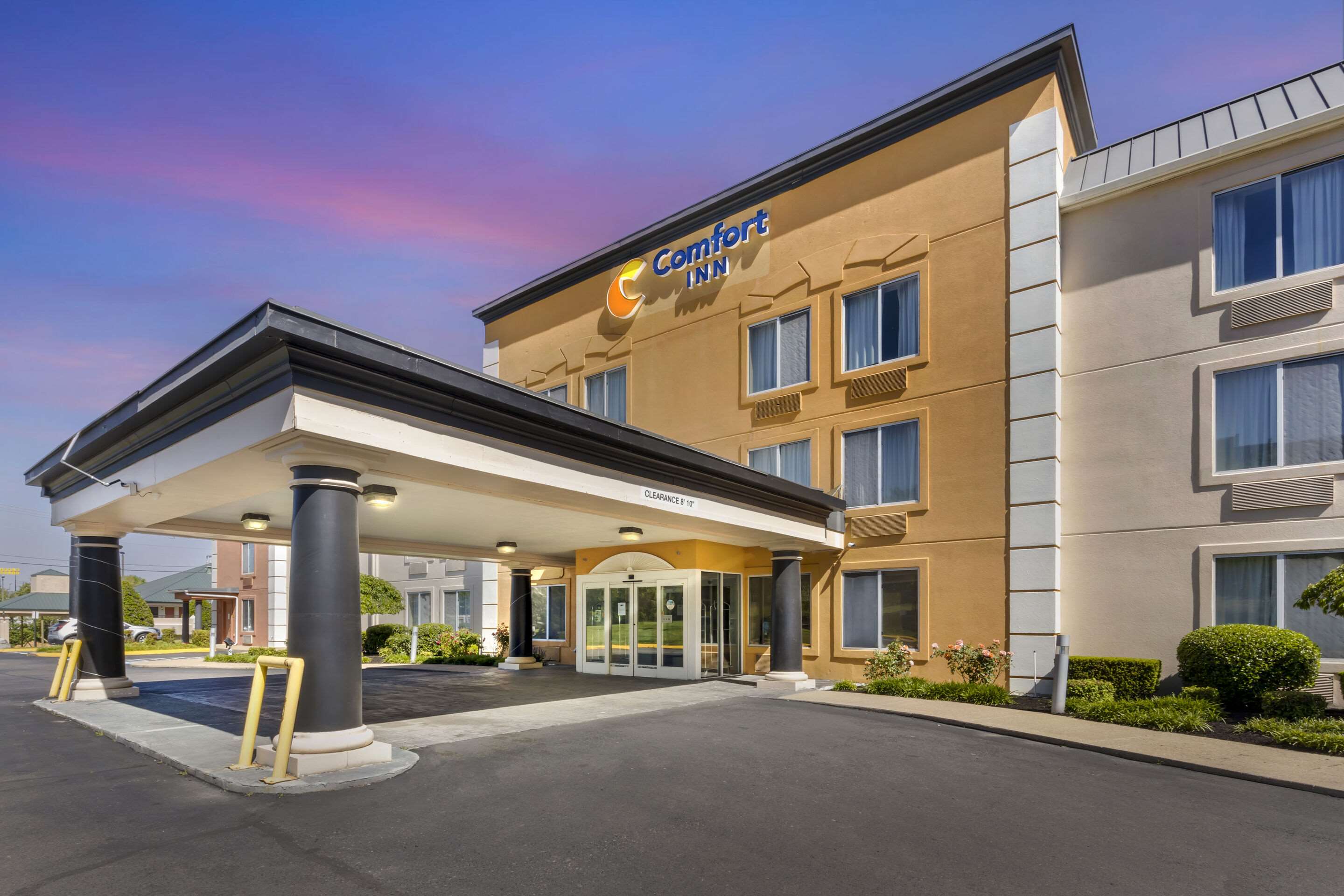 Hotel exterior | Comfort Inn Dickson