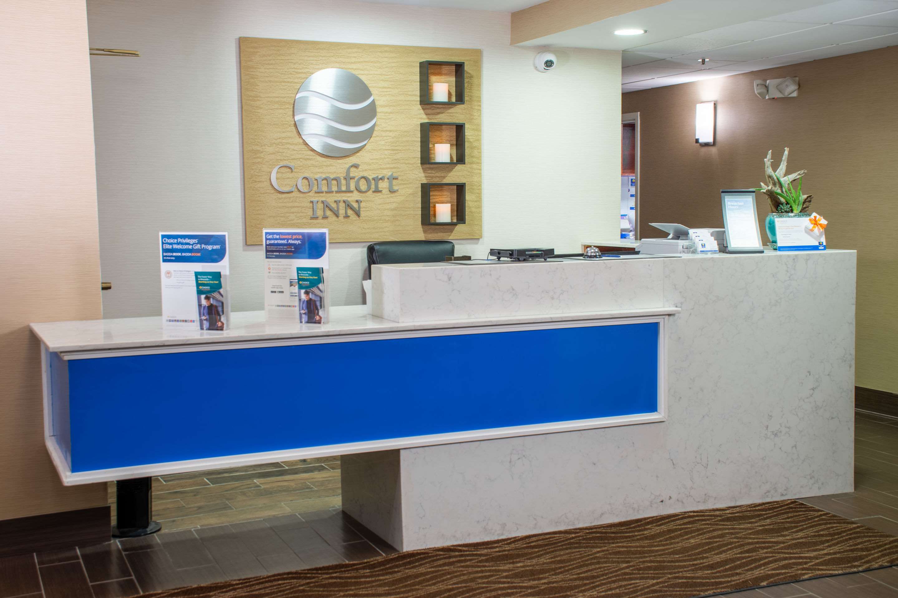 Front desk | Comfort Inn Dickson