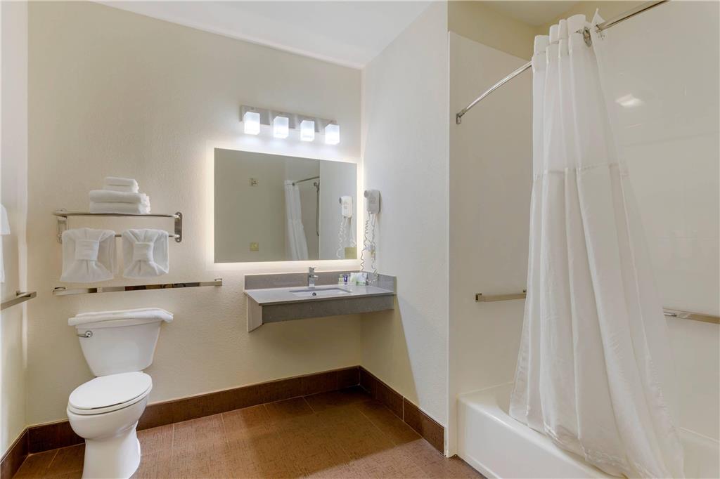 SLEEP INN AND SUITES SMYRNA - NASHV-guestroom-Guest Room,Bathroom,On-Site.jpg