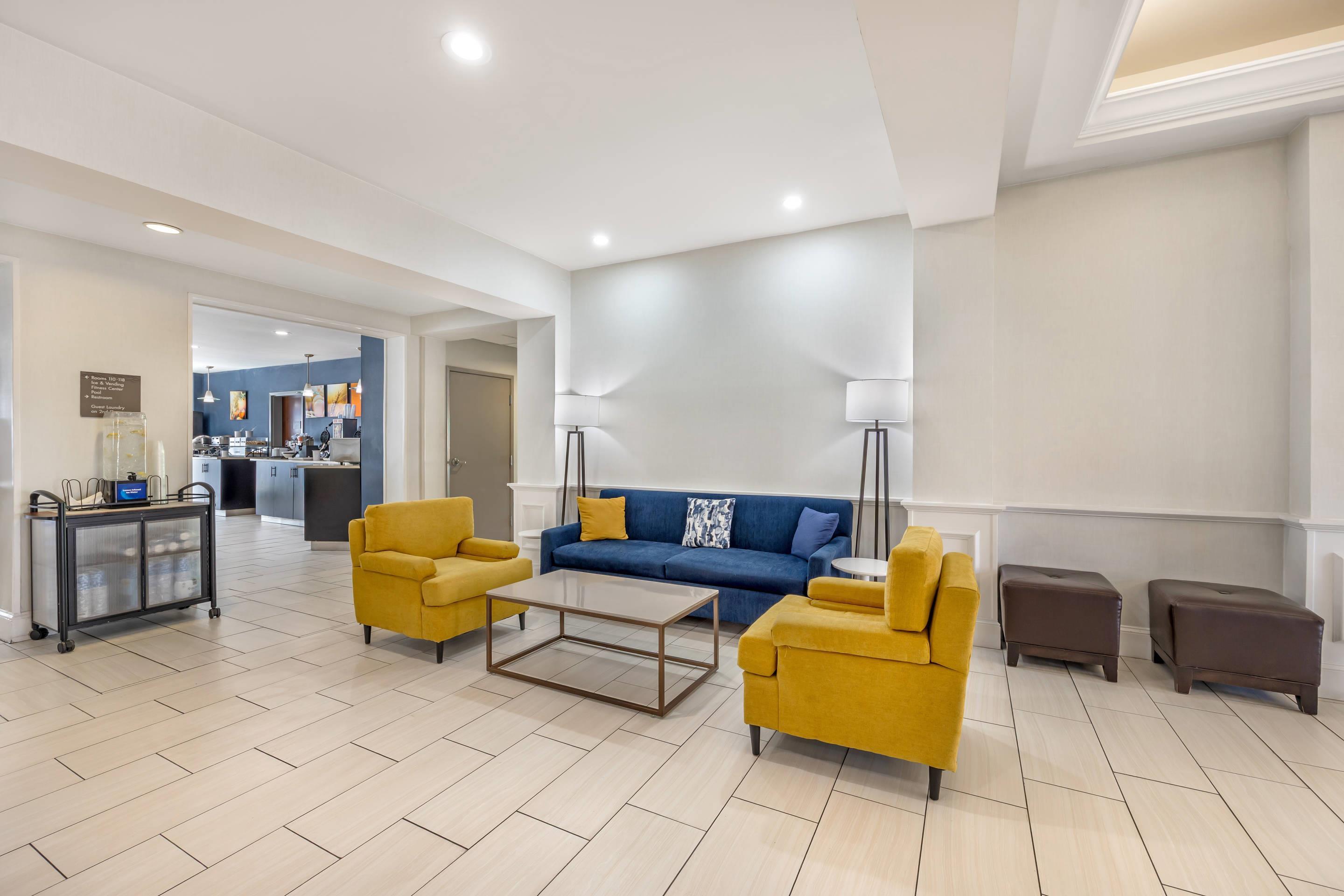 Lobby | Comfort Inn & Suites Lookout Mountain