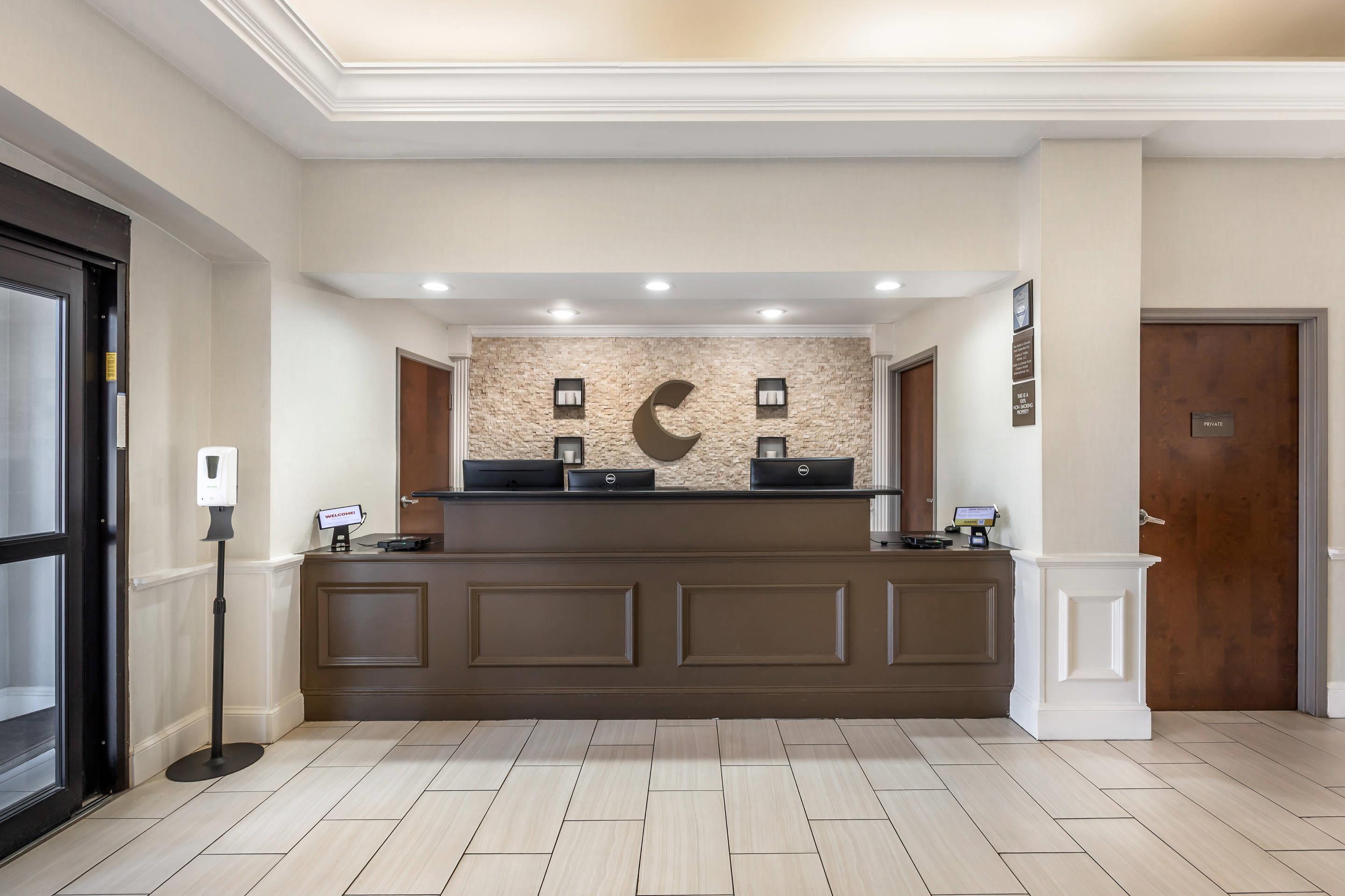 Lobby | Comfort Inn & Suites Lookout Mountain