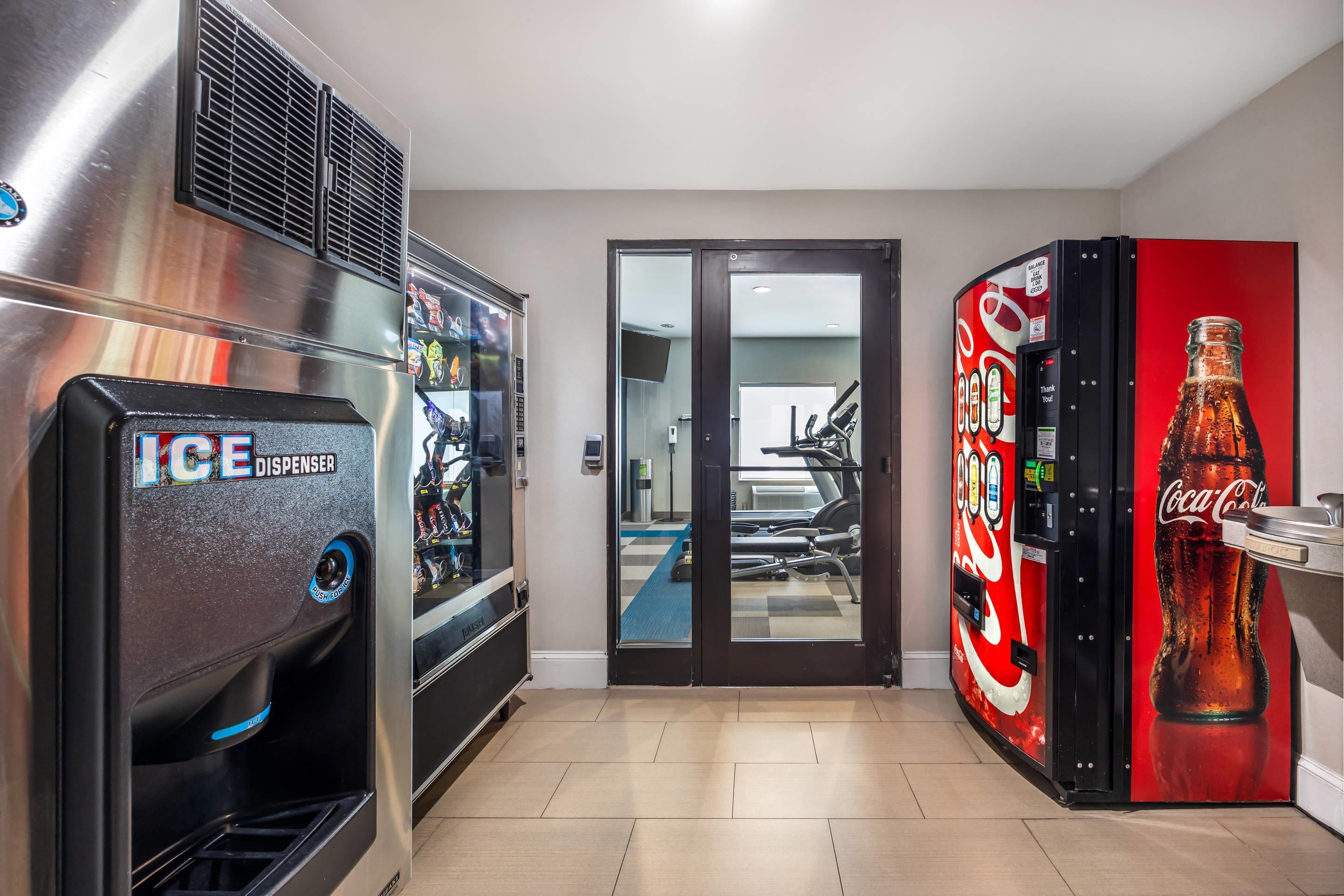 Hotel vending area | Comfort Inn & Suites Lookout Mountain