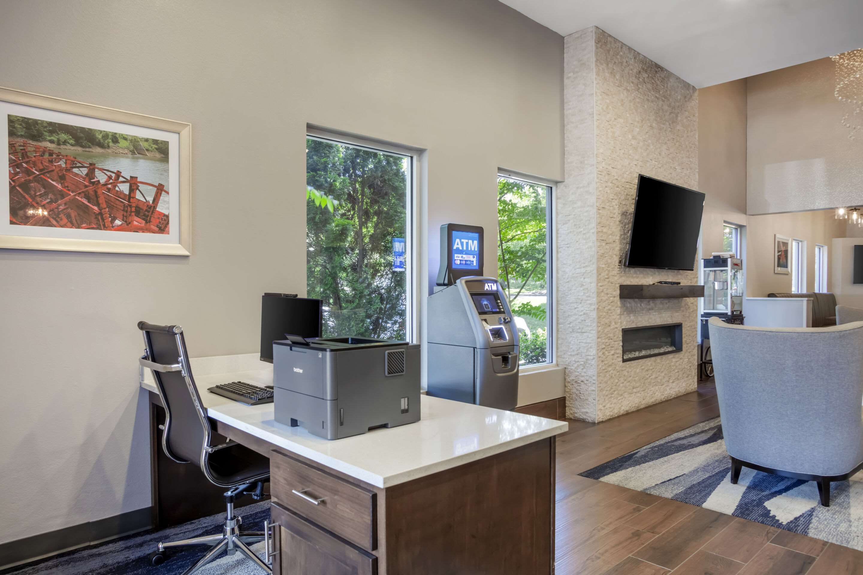 Computer in the lobby | Comfort Suites Airport