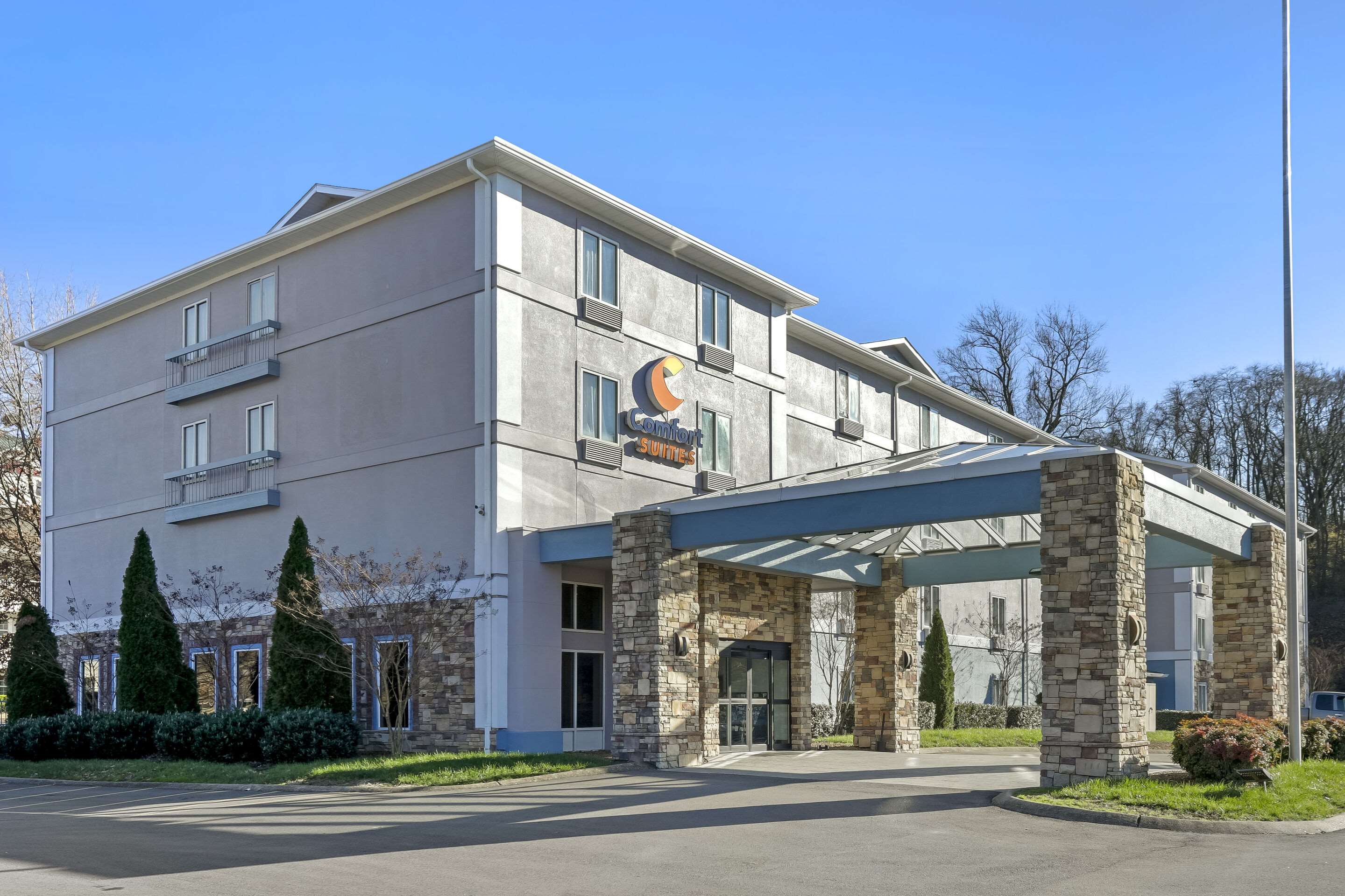Hotel exterior | Comfort Suites Airport
