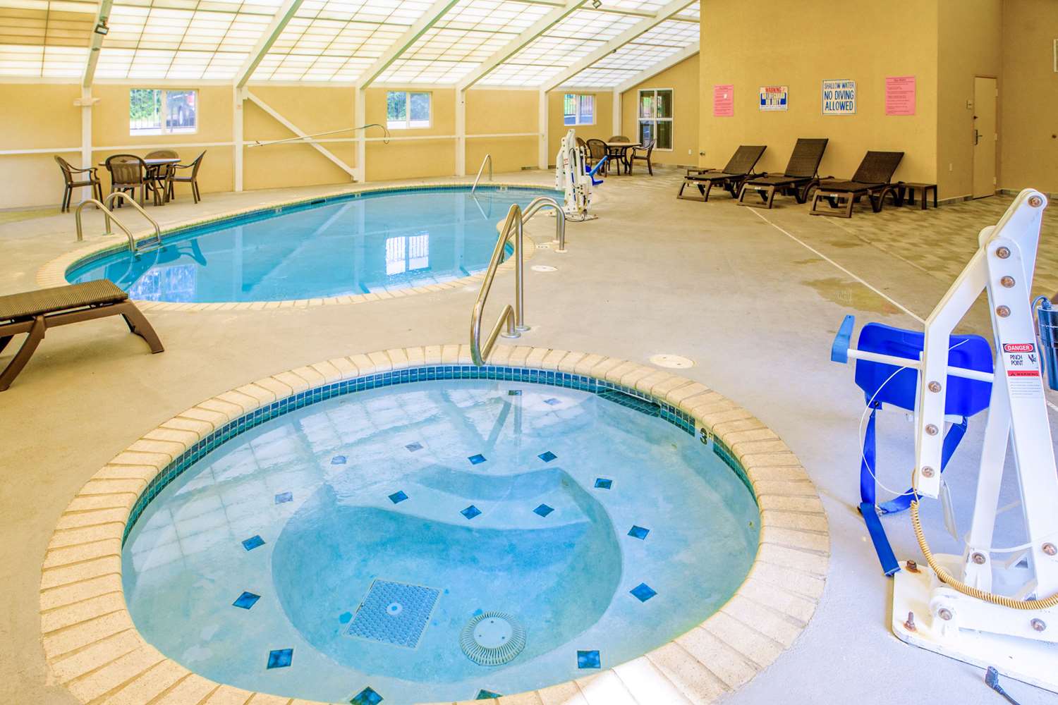 Quality Inn Cordova Tn See Discounts