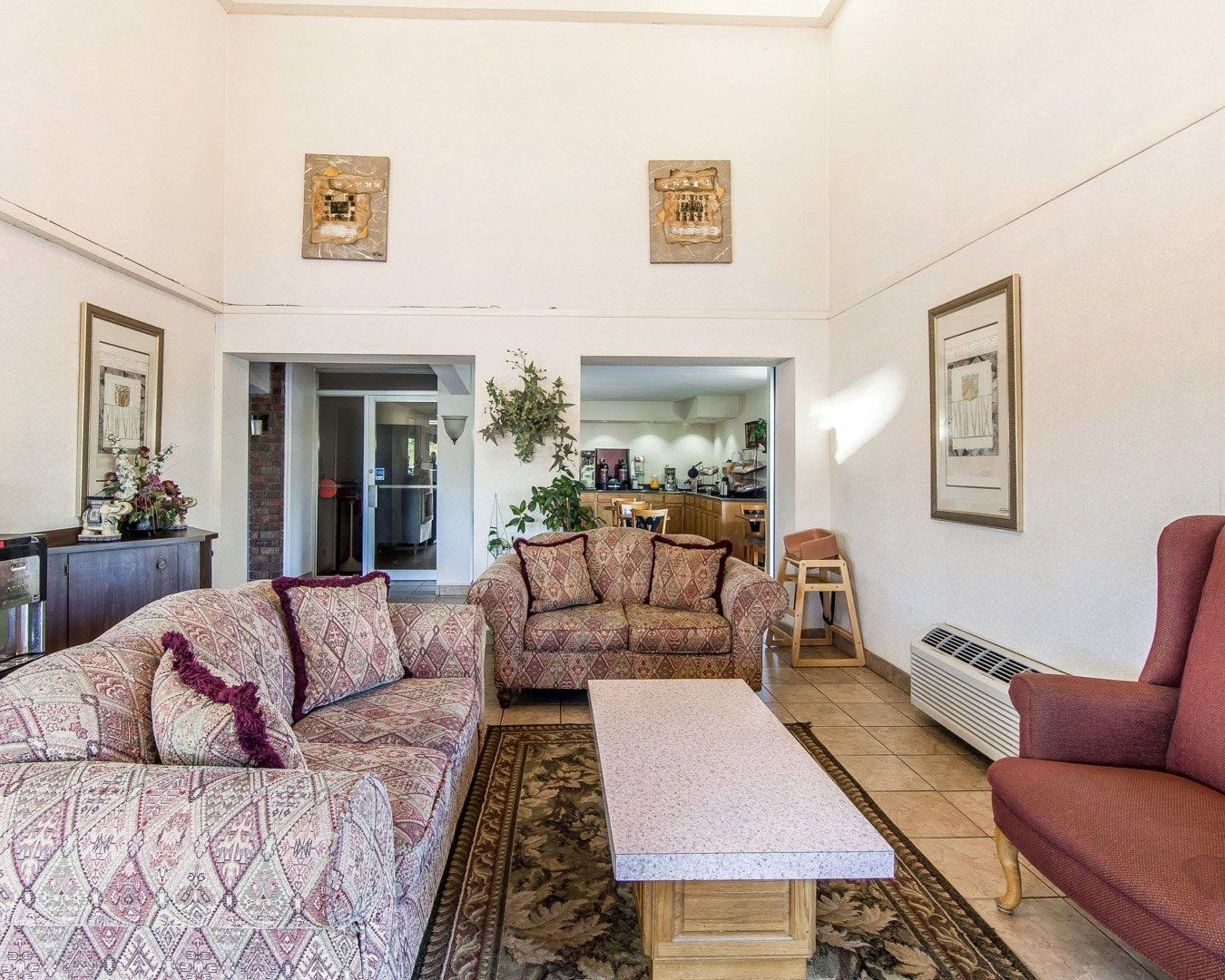 Lobby with sitting area