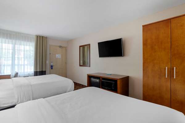  - Comfort Inn Vanderbilt Downtown Nashville - I-40 & I-65, Exit 209