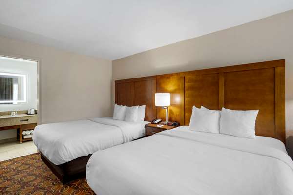  - Comfort Inn Vanderbilt Downtown Nashville - I-40 & I-65, Exit 209
